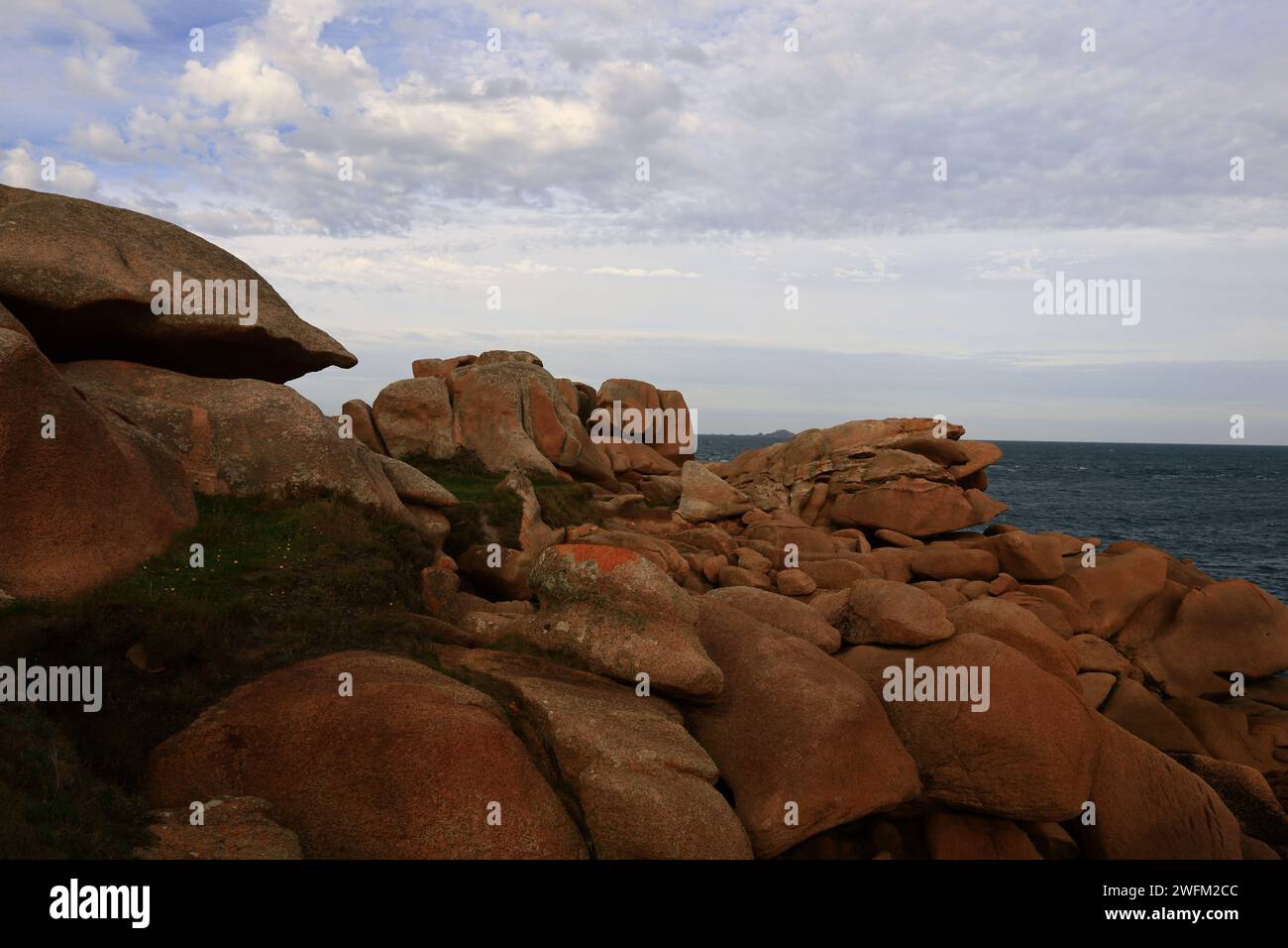 Renote Island ist eine Insel, die zur französischen Gemeinde Trégastel im Departement Côtes-d'Armor in der Bretagne gehört. Stockfoto