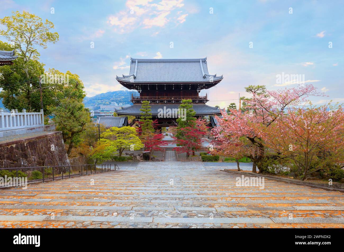Kyoto, Japan 5. April 2023 Kurodani oder KonkaiKomyoji Tempel