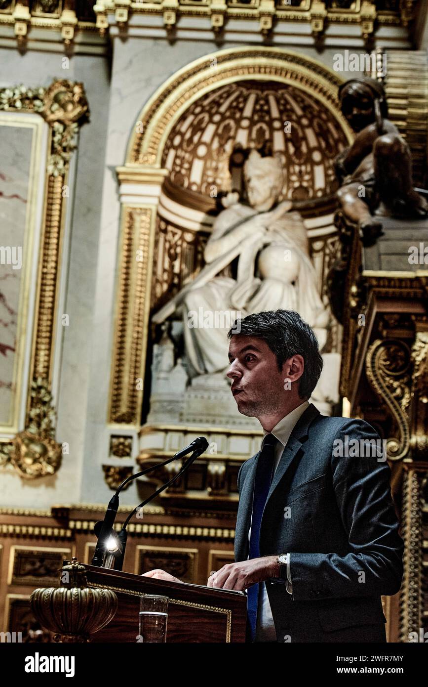 Paris, Frankreich. Januar 31, 2024. © Antonin Burat/Le Pictorium/MAXPPP - Paris 31/01/2024 Antonin Burat/Le Pictorium - 31/01/2024 - France/Ile-de-France/Paris - Le Premier Ministry Gabriel Attal prononce son discours de politique generale devant l'Assemblee nationale, le 30 janvier 2024. - Valeurs ACtuelles out, no jdd, jdd out, RUSSIA OUT, NO RUSSIA OUT, NO RUSSIA #norussia/31/01/2024 - France/Ile-de-France (Region)/Paris - Premierminister Gabriel Attal hält am 30. Januar 2024 vor der französischen Nationalversammlung seine allgemeine politische Rede. Quelle: MAXPPP/Alamy Live News Stockfoto