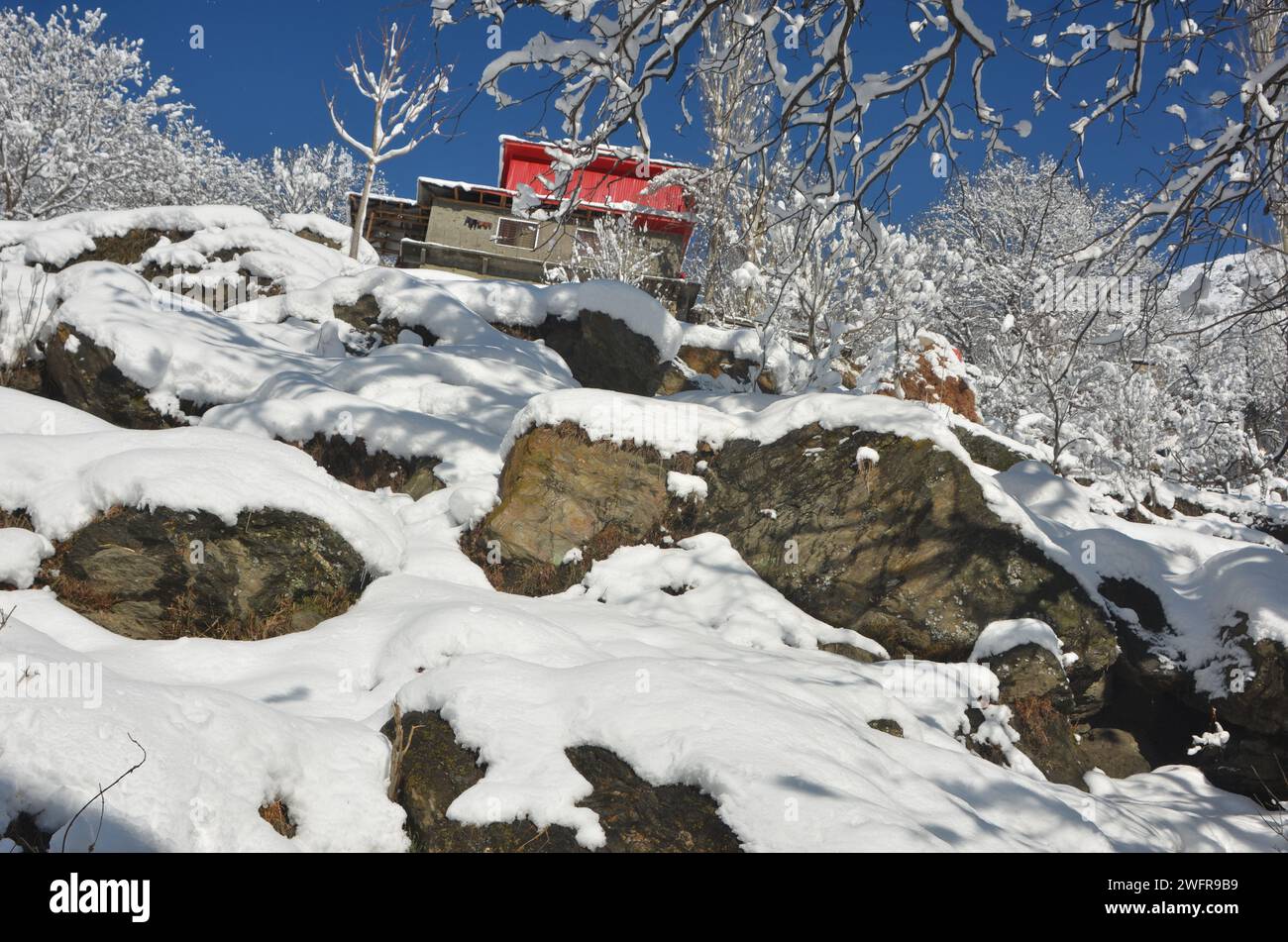 Wintersaison im Tal Kaghan naran, nach starkem Schneefall, Schneefall Bilder Stockfoto