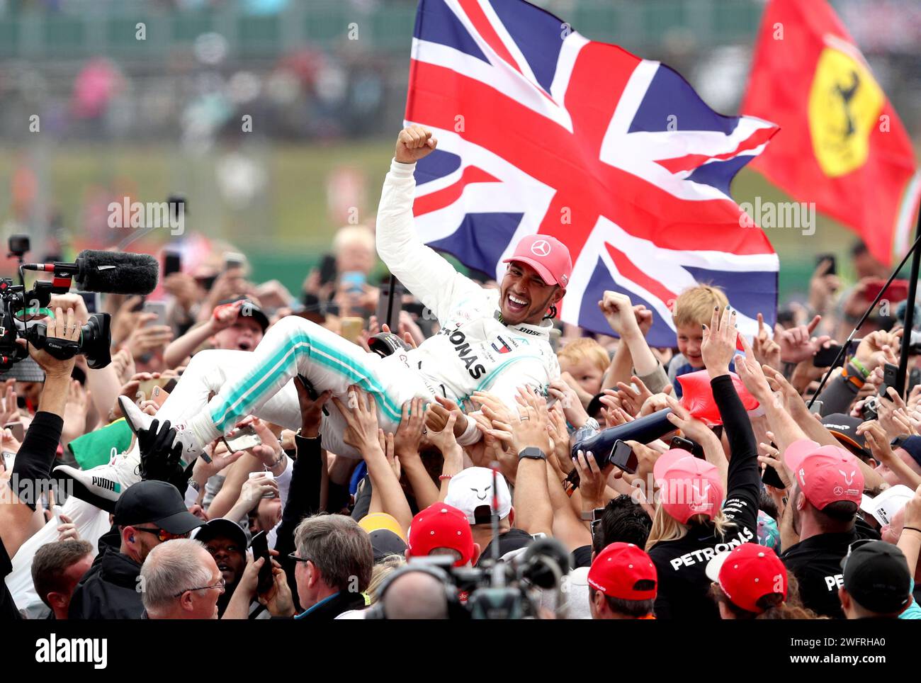 Dateifoto vom 14-07-2019 von Mercedes F1-Fahrer Lewis Hamilton. Der siebenfache Formel-1-Weltmeister Lewis Hamilton wurde mit einem überraschenden Wechsel zu Ferrari für die Saison 2025 in Verbindung gebracht. In den italienischen Medien wurde berichtet, dass der britische Fahrer Mercedes am Ende der bevorstehenden Kampagne verlassen könnte. Ausgabedatum: Donnerstag, 1. Februar 2024. Stockfoto