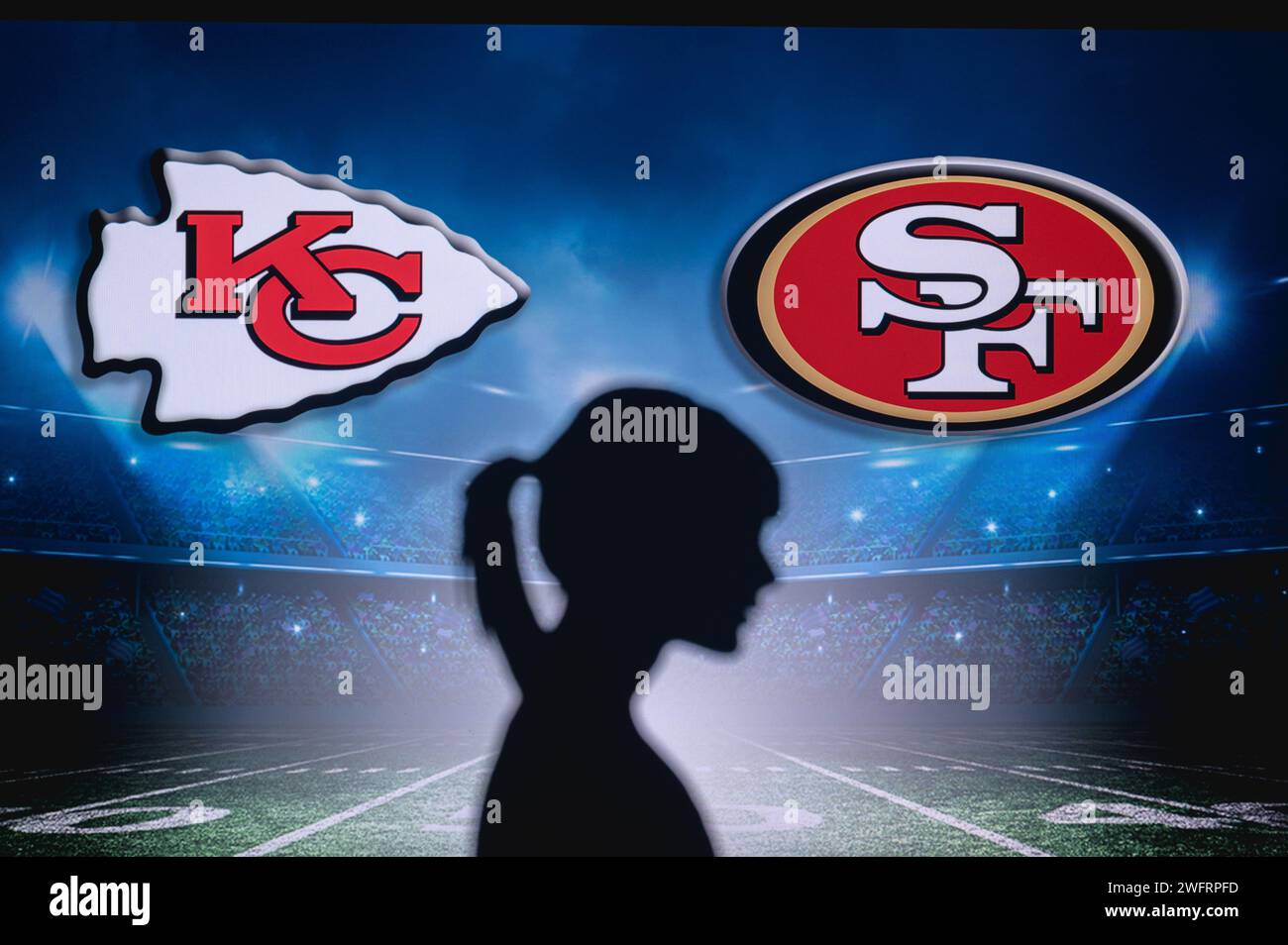 LAS VEGAS, NEVADA, USA, 29. JANUAR 2024: Taylor Swift Silhouette beim Super Bowl LVIII, Kansas City Chiefs vs. Den San Francisco 49ers in der Allegiant Sta Stockfoto