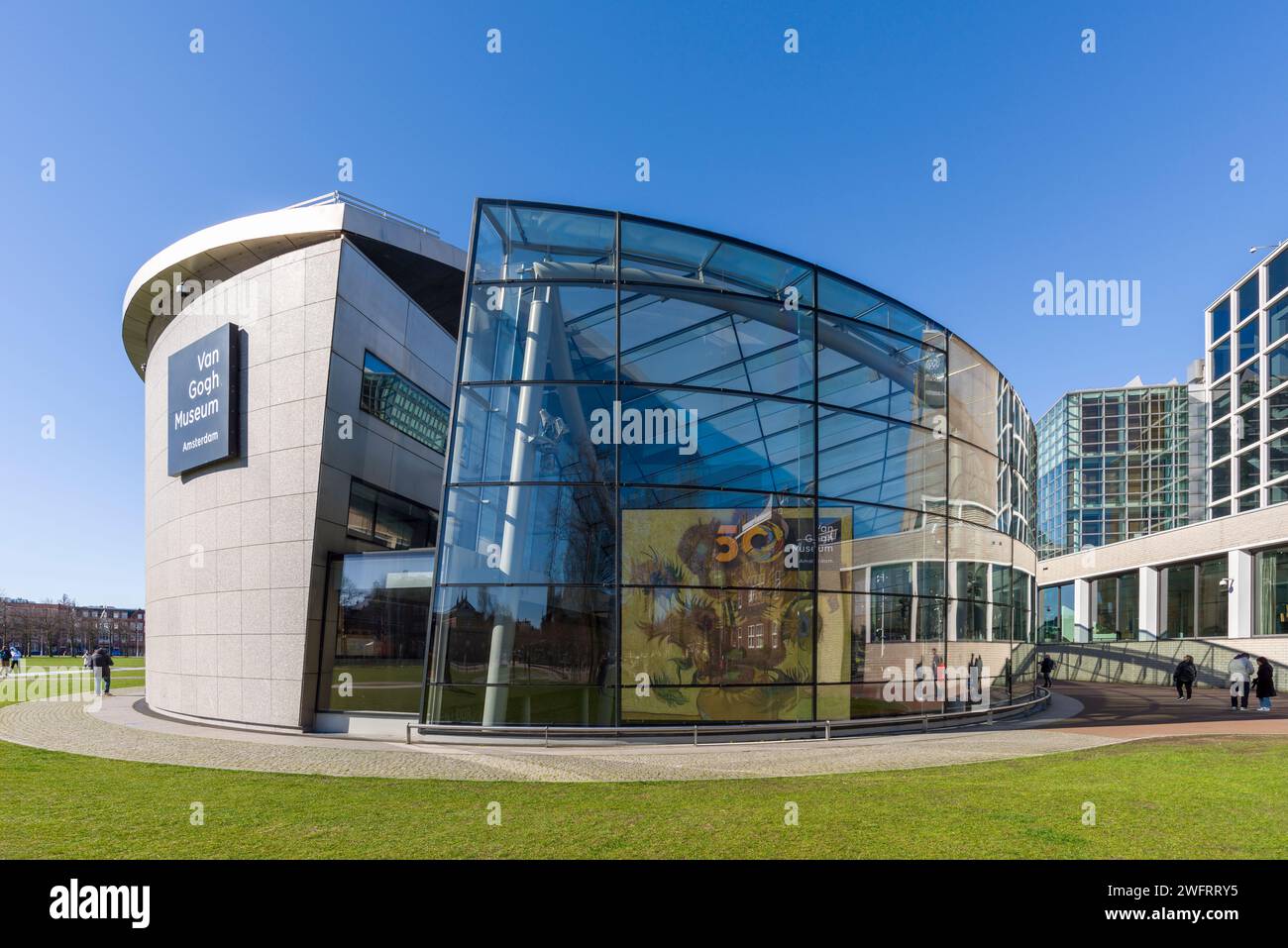 Das Van Gogh Museum am Museumsplatz in Amsterdam, Nordholland, Niederlande. Stockfoto