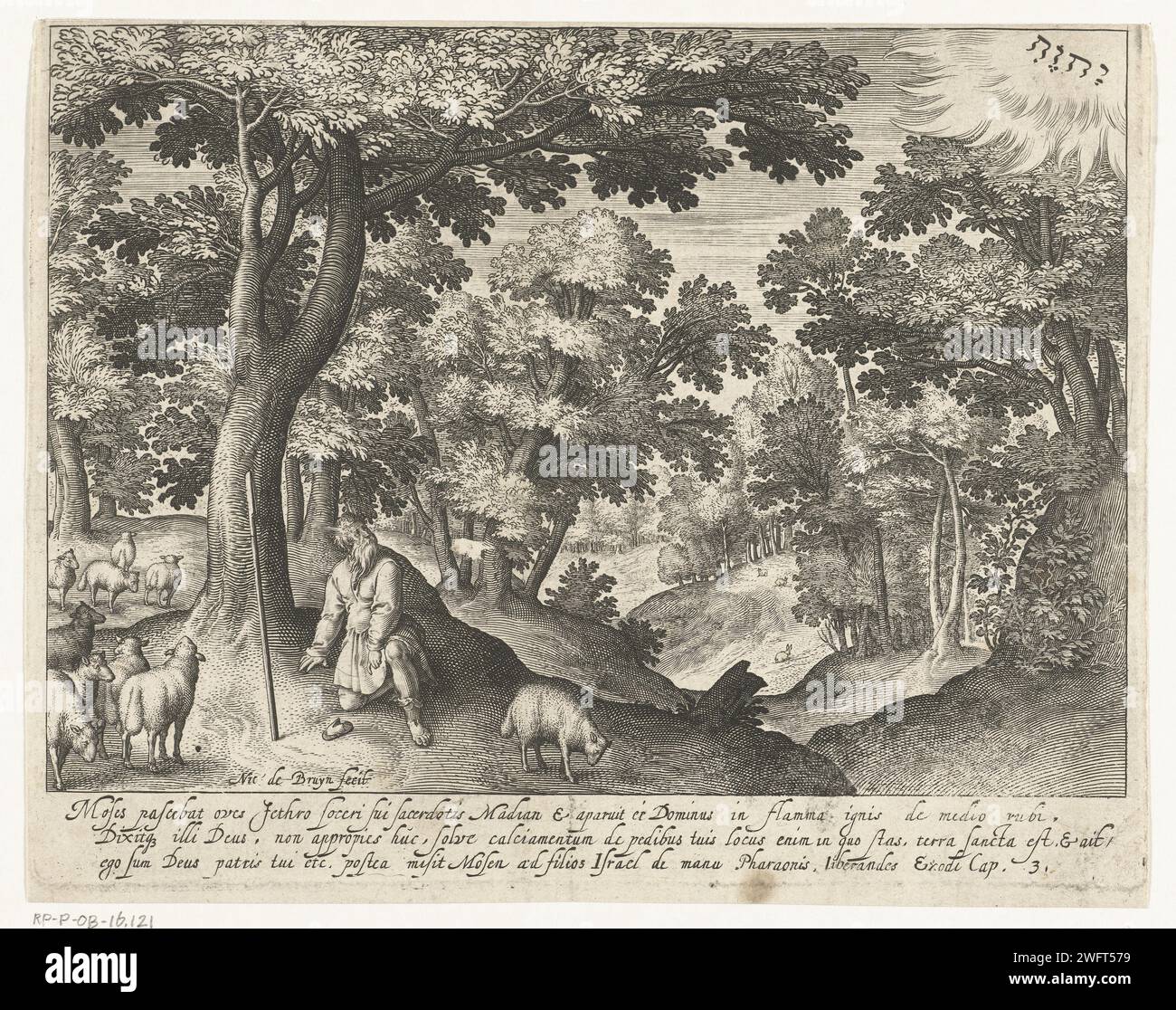 Gott erscheint Moses auf dem Horeb, Nicolaes de Bruyn, nach Hans Bol, 1581–1656 Druck Moses hasst eine Schafherde auf dem Horeb. Er wird von Gott angesprochen und zieht seine Sandalen aus, um Respekt vor dem heiligen Boden zu zeigen. Am Rande unter einem lateinischen Bibeltext aus Exodus 3 Niederlande, der Moses beim Ausziehen seiner Sandalen zeigt Stockfoto