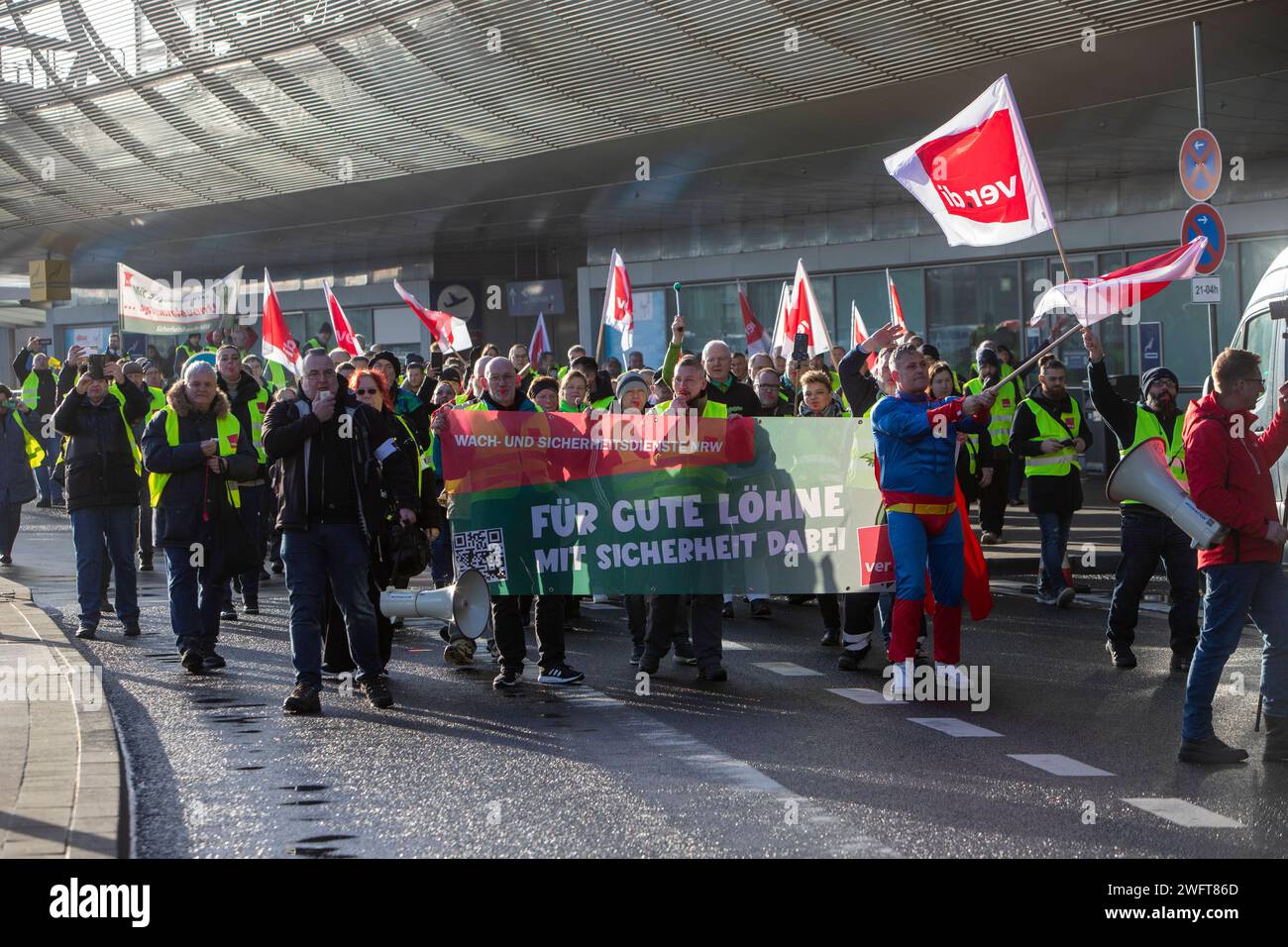 Ver.di Streik am Flughafen Düsseldorf. 01.02.2024, EU, DEU, Deutschland, NordrheinWestfalen