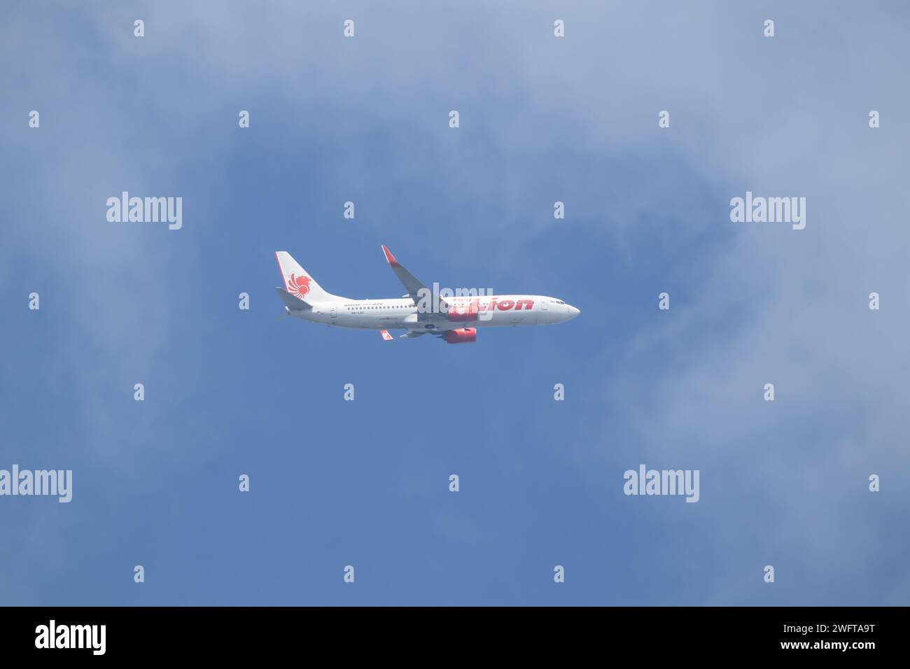 Chiangmai, Thailand - 8. November 2023: HS-LUZ Boeing 737-800 der Thai Lionair Airline. Fahren Sie vom Flughafen Chiangmai nach Bangkok. Stockfoto