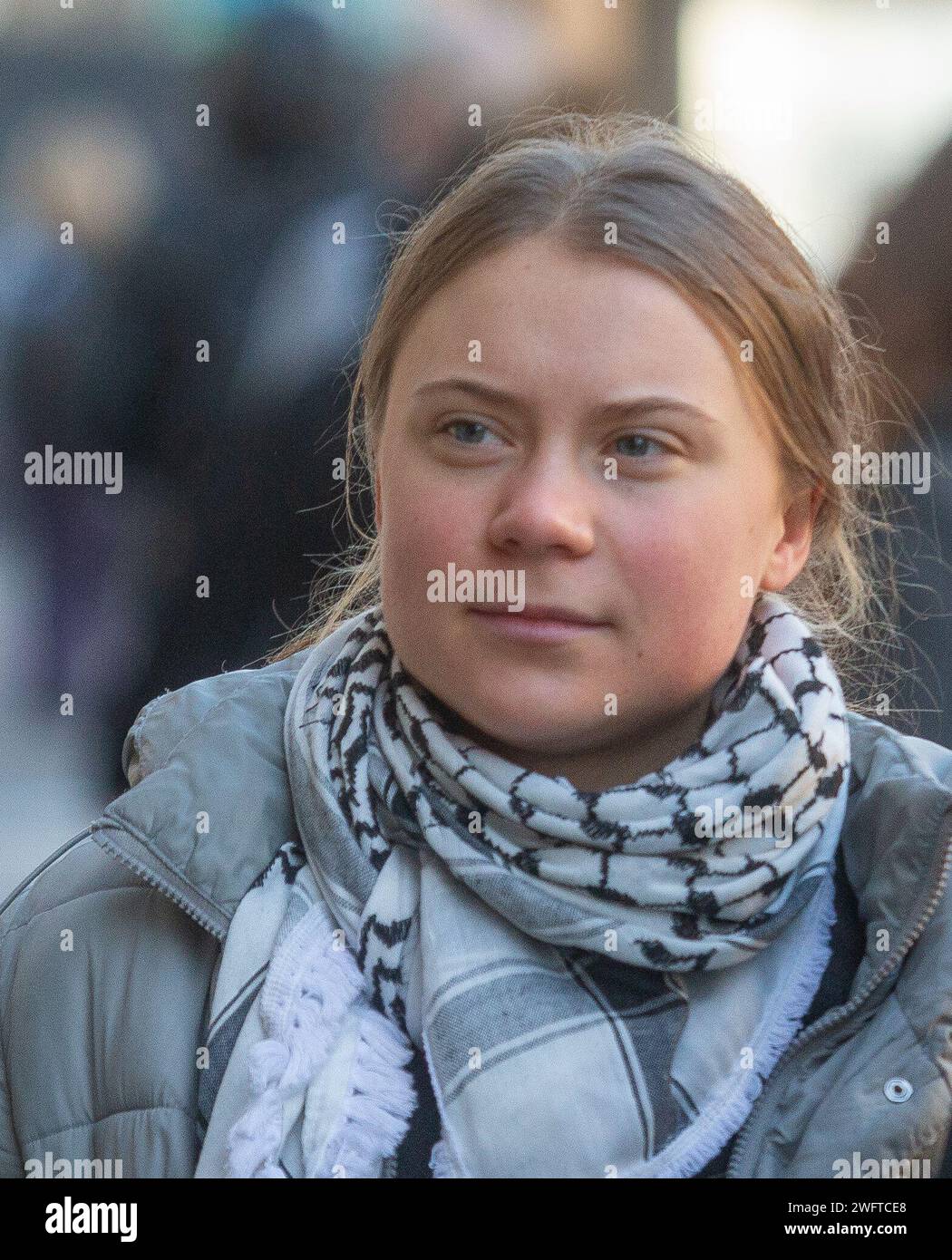 London, Vereinigtes Königreich. Februar 2024. Greta Thunberg trifft am Westminster Magistrates Court in London vor dem Prozess wegen Ordnungswidrigkeit ein. Credit: Tayfun Salci / Alamy Live News Stockfoto