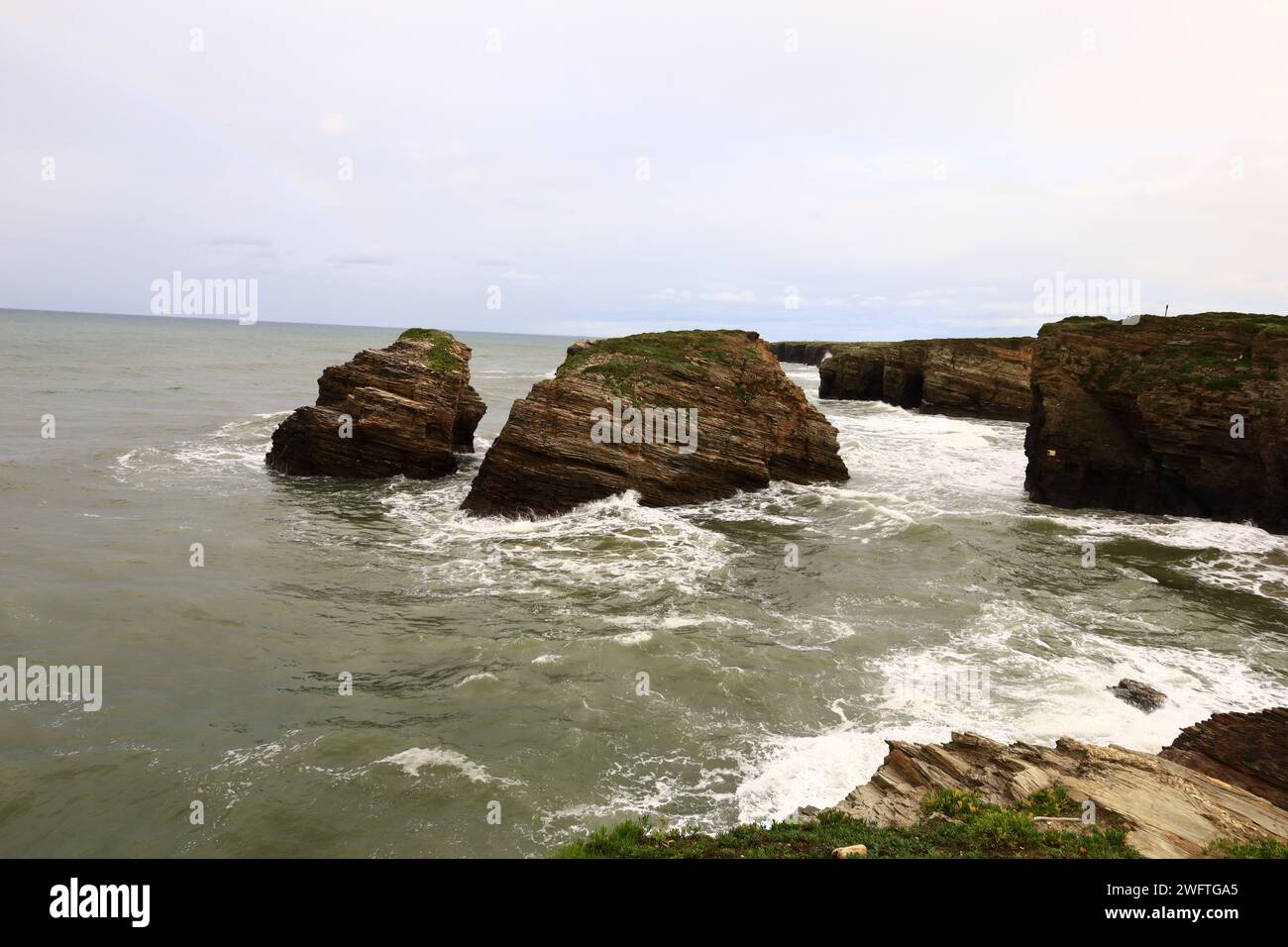 Der Strand der Kathedrale liegt an der Nordwestküste Spaniens Stockfoto