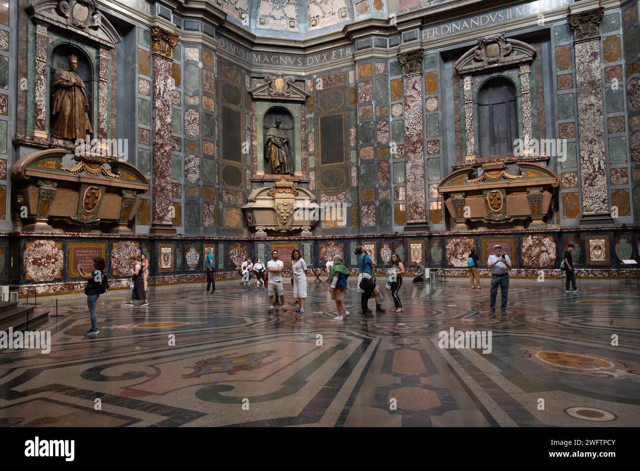 Die Medici-Kapellen im Inneren der Prinzenkapelle sind die letzte Grabstätte für die Familie Medici, Florenz, Italien Stockfoto
