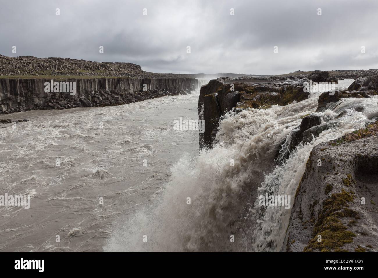 Selfoss Wasserfall in der Nähe des berühmten Dettifoss im Vatnajokull Nationalpark im Nordosten Islands. Stockfoto Selfoss Wasserfall in der Nähe des berühmten Dettifoss im Vatnajokull Nationalpark im Nordosten Islands. Stockfoto