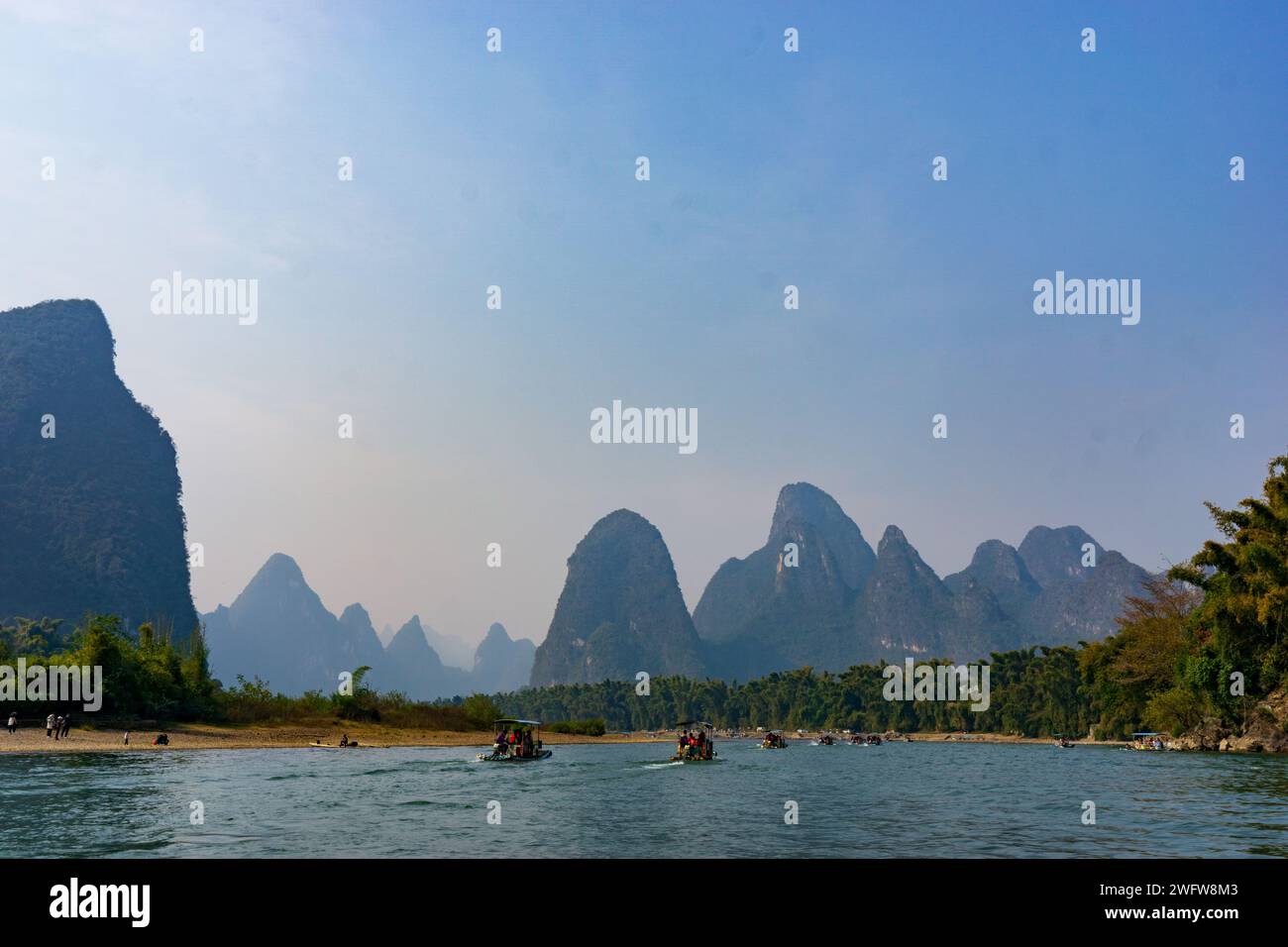 Panoramablick Auf Den Fluss Yangshuo Mointain Stockfoto