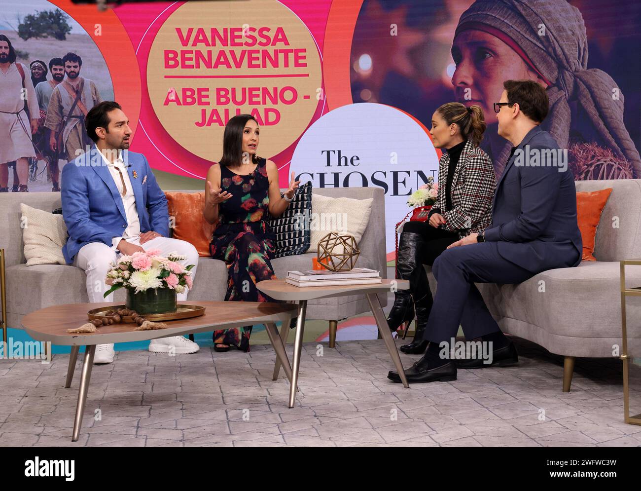 Miami, Vereinigte Staaten Von Amerika. Februar 2024. DORAL, FL-FEB 1: Die Schauspieler Abe Bueno-Jallad, Vanessa Benavente, die Fernsehmoderatoren Karla Martinez und Raul Gonzalez sind am 1. Februar 2024 in Doral, Florida, in den Univision Studios „Despierta America“ zu sehen. (Foto: Alberto E. Tamargo/SIPA USA) Credit: SIPA USA/Alamy Live News Stockfoto