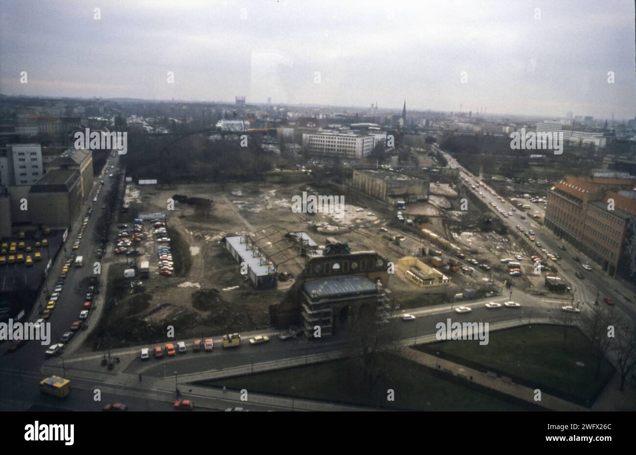 REKORDDATUM NICHT ANGEGEBEN Anhalter Bahnhof, Askanischer Platz, Februar 1988 *** Anhalter Bahnhof, Askanischer Platz, Februar 1988 Stockfoto
