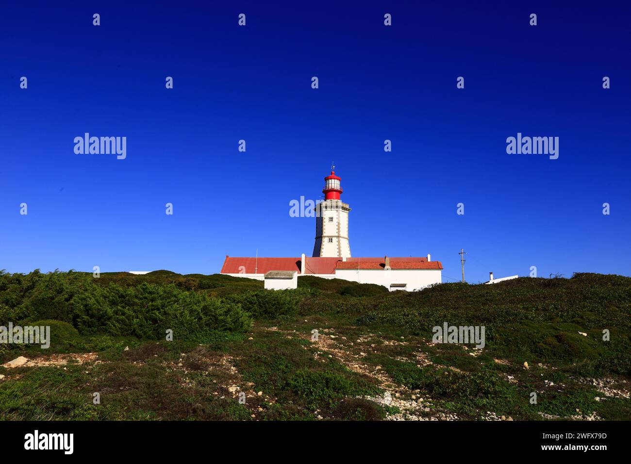 Das Kap Espichel ist ein kap an der Westküste der Gemeinde Castelo, Gemeinde Sesimbra, im portugiesischen Bezirk Setúbal Stockfoto