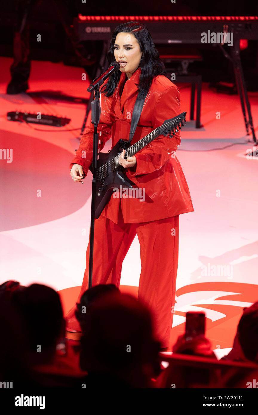 Demi Lovato live bei einem American Heart Associations Go Red for Women Red Dress Collection Konzert im Jazz im Lincoln Center. New York, 31.01.2024 *** Demi Lovato live bei den American Heart Associations Go Red for Women Red Dress Collection Konzert im Jazz im Lincoln Center New York, 31 01 2024 Foto:XM.xCranex/xFuturexImagex lovato 4107 Stockfoto