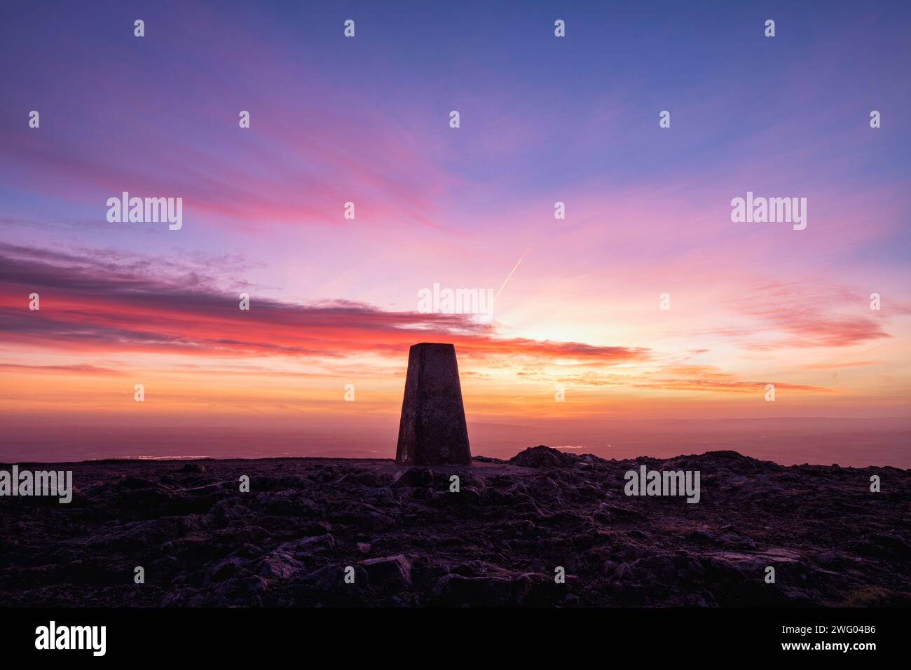 Toposkop auf dem Worcestershire Beacon in Dawn. Malvern Hills, Worcestershire, England Stockfoto