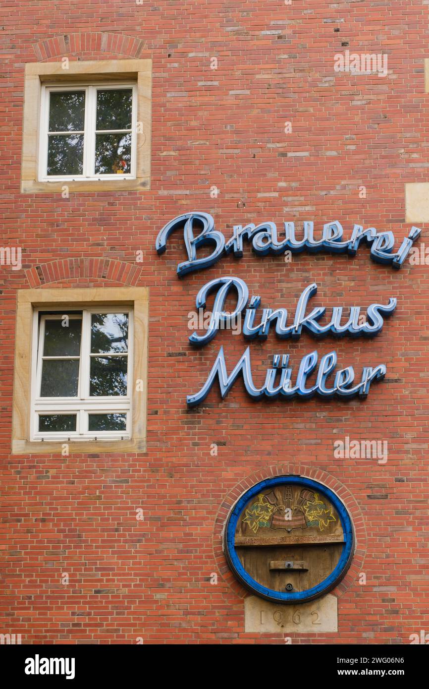 Fassade der Brauerei Pinkus Müller Stockfoto