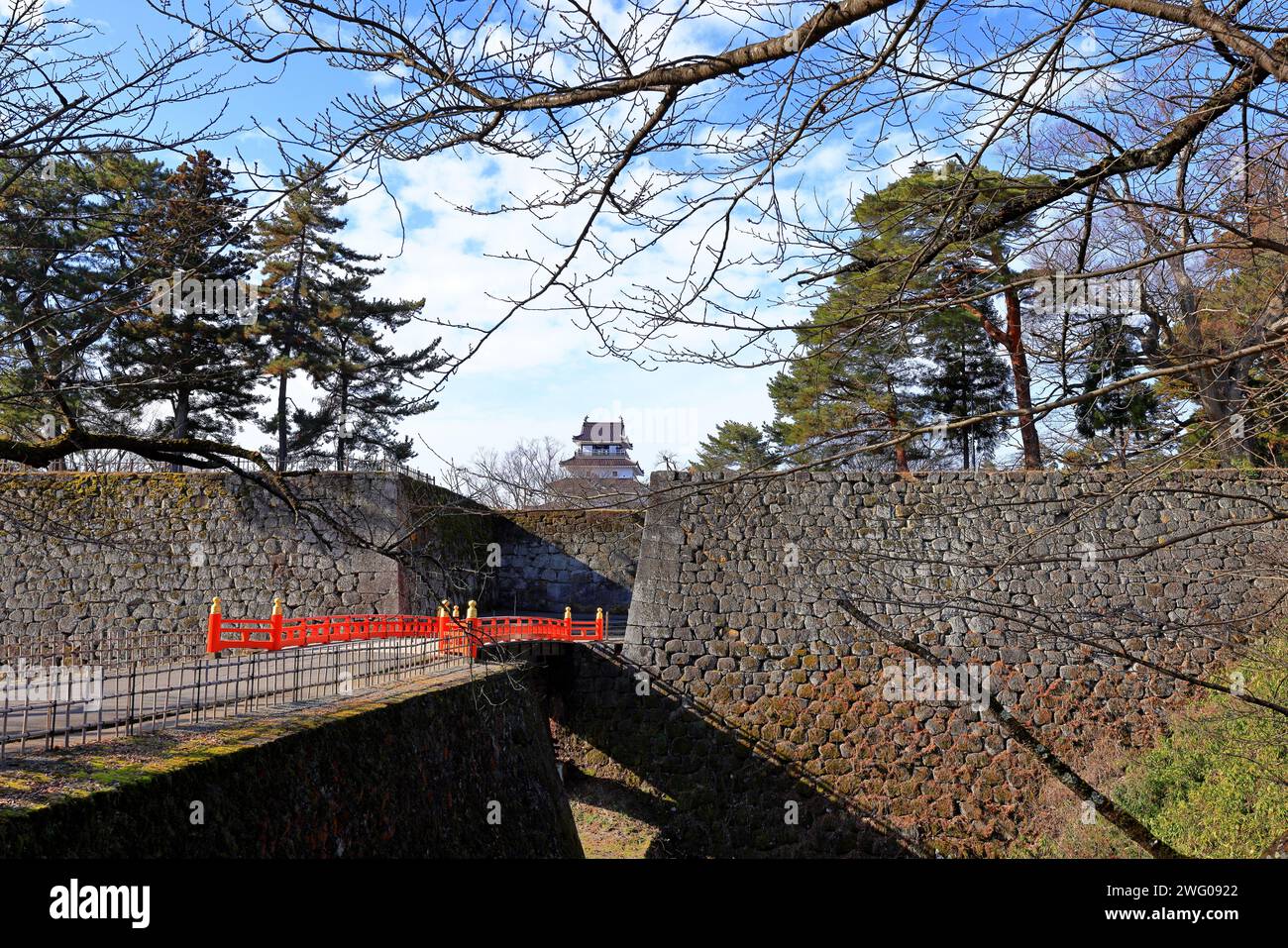 Tsuruga Castle (Wakamatsu Castle) eine Betonnachbildung einer Burg aus dem 14. Jahrhundert in Otemachi, Aizuwakamatsu, Fukushima, Japan Stockfoto