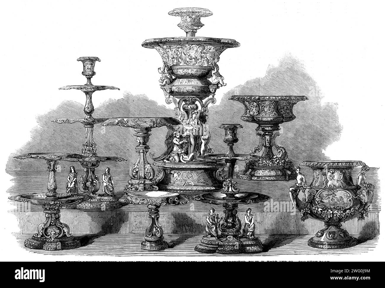 The International Exhibition: The Queen's Dessert Service, hergestellt in der Royal Porcelain Works, Worcester, von W. H. Kerr, 1862. „Dieser teure Service... ist einzigartig in seiner Farbgebung auf Emails, der Emaille-Dekoration auf eine Dienstleistung und der allgemeinen Behandlung des Designs... die Kosten und Schwierigkeiten der Herstellung wurden enorm erhöht, da kein Gerät wiederholt wurde, während jede Platte fünf Motive enthält, und allein für die Platten wurden mehr als vierhundert Designs hergestellt. Bemalte Emaillefarben, seit ihrer Einführung im 15. Jahrhundert, wurden sehr geschätzt, und ha Stockfoto