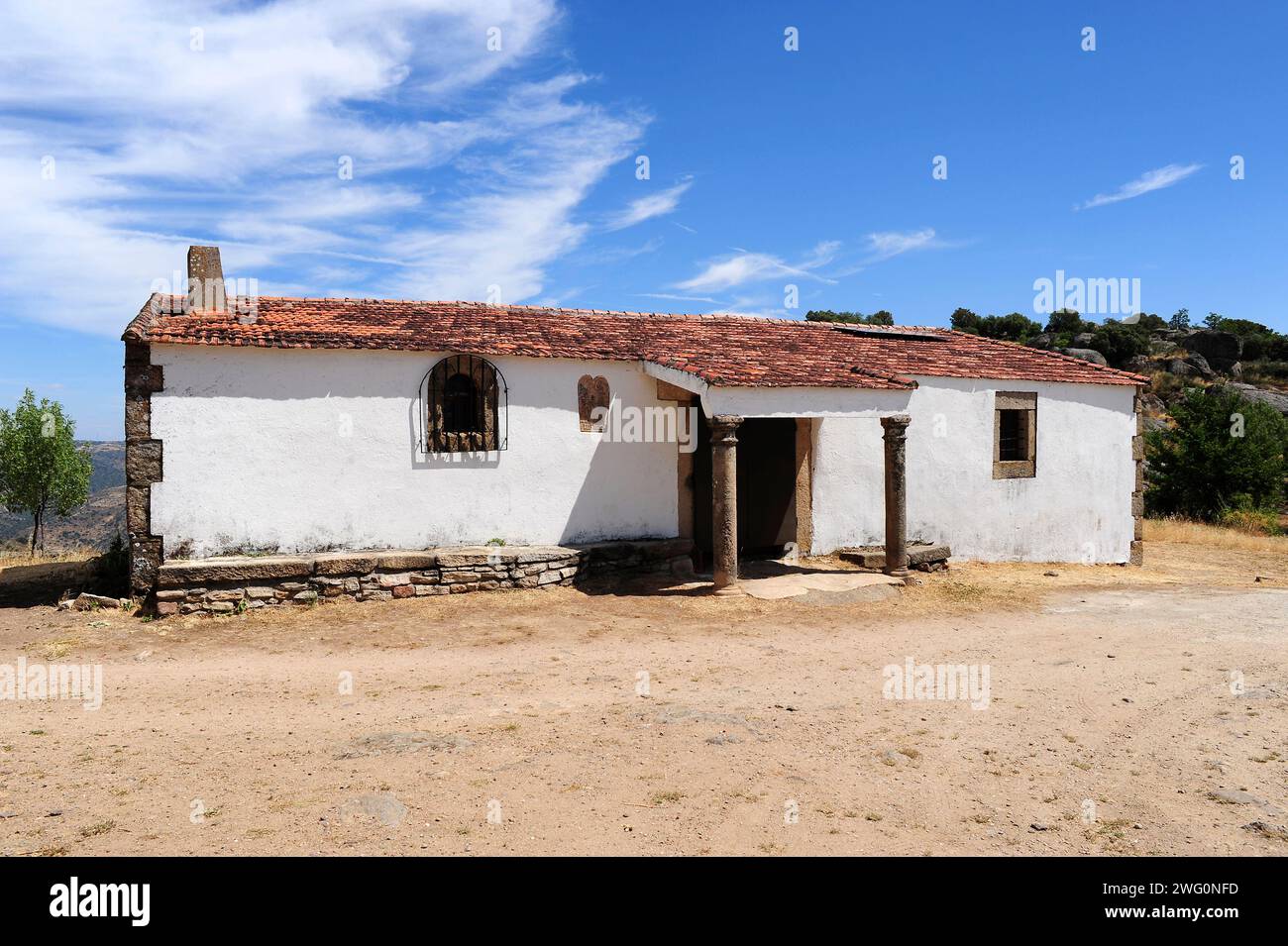 Pereña de la Ribera, Casa del ermitaño (18. Jahrhundert) neben Ermita de la Virgen del Castillo. Provinz Salamanca, Castilla y Leon, Spanien. Stockfoto