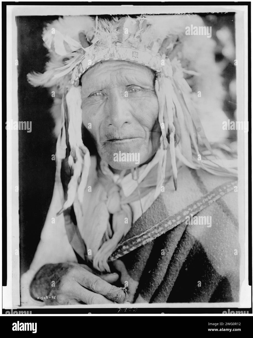 Ogalala Chief, 1905. Kopf-und-Schultern-Porträt des Häuptlings von Oglala. Stockfoto