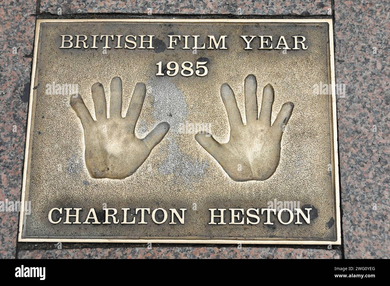 Handabdruck von Charlton Heston, Leicester Square, London, England, Großbritannien Stockfoto