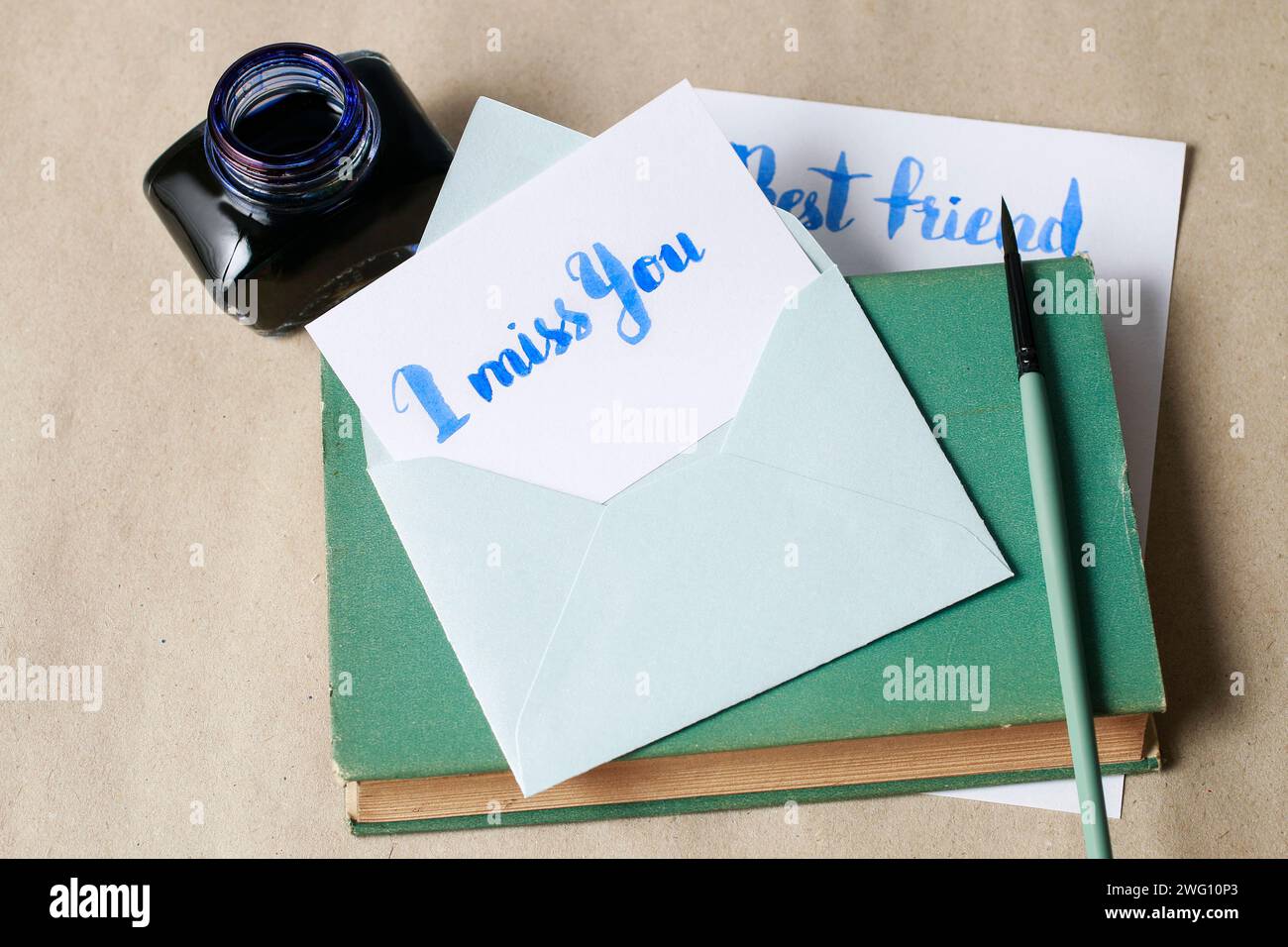 Handschriftliche Worte: Ich vermisse dich. Retro-Stil Stockfoto