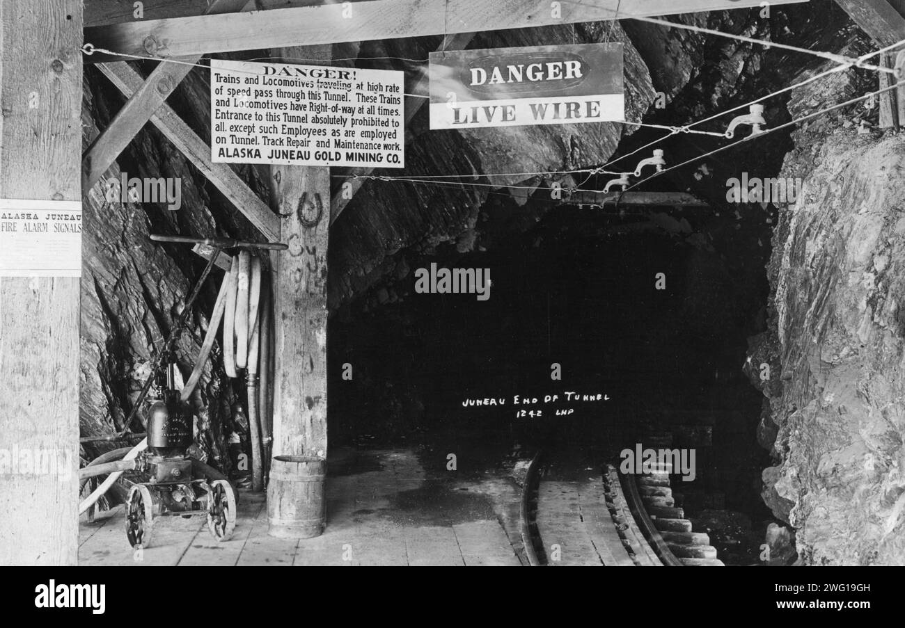 Tunnel bei Juneau Mine, zwischen 1900 und 1930. Stockfoto