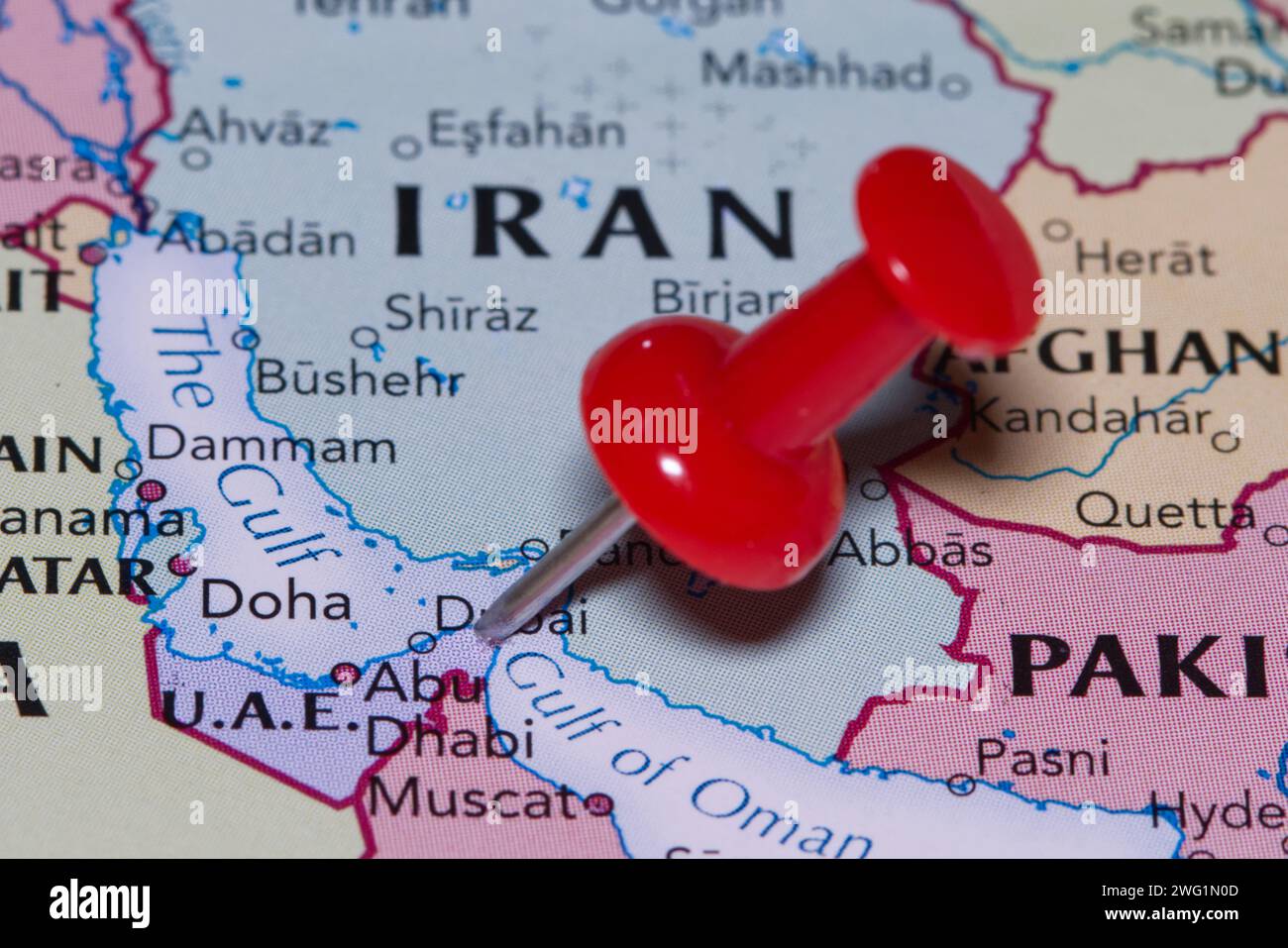 Die Straße von Hormuz, der Golf von Oman und der Iran waren auf einer politischen Karte festgehalten. Stockfoto