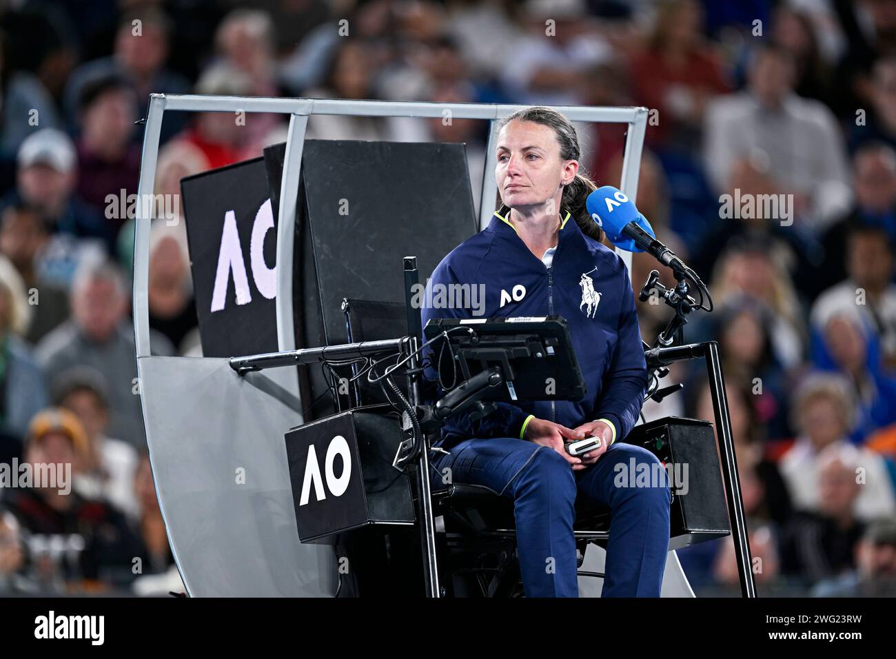Melbourne, Australie. Januar 2024. Die Schiedsrichterin Eva Asderaki-Moore beim Australian Open AO 2024 Grand Slam Tennis Turnier am 26. Januar 2024 im Melbourne Park in Australien. Foto Victor Joly/DPPI Credit: DPPI Media/Alamy Live News Stockfoto