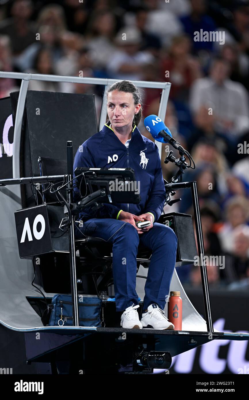 Melbourne, Australie. Januar 2024. Die Schiedsrichterin Eva Asderaki-Moore beim Australian Open AO 2024 Grand Slam Tennis Turnier am 26. Januar 2024 im Melbourne Park in Australien. Foto Victor Joly/DPPI Credit: DPPI Media/Alamy Live News Stockfoto
