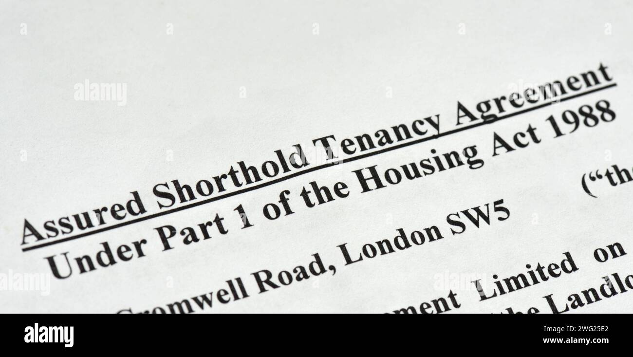 Dokument mit zugesicherter Kurzmietvereinbarung für die Vermietung einer Immobilie an einen Mieter Stockfoto