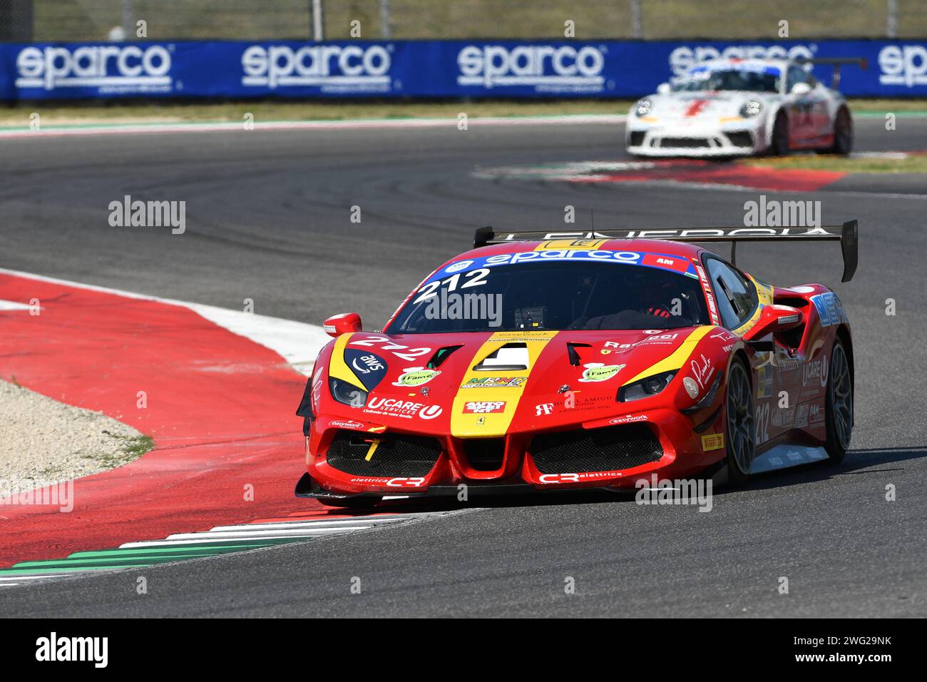 Scarperia, 29. September 2023: Porsche 992 GT3 Cup des Teams Autorlando Sport fahren von Ghezzi Giuseppe und Zanardini Mirko in Aktion während des Trainings von I Stockfoto