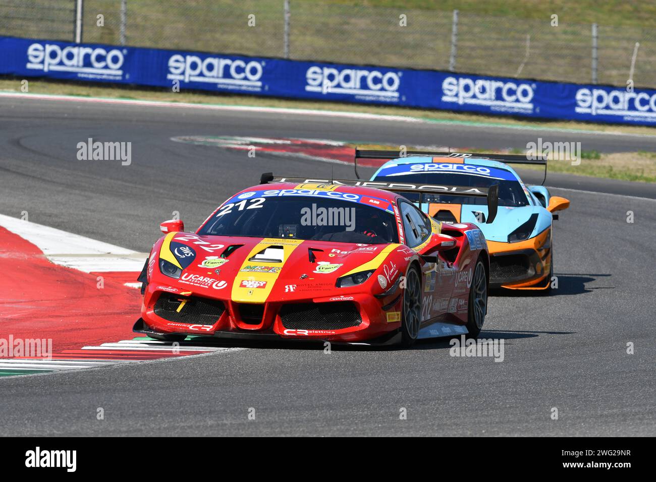 Scarperia, 29. September 2023: Porsche 992 GT3 Cup des Teams Autorlando Sport fahren von Ghezzi Giuseppe und Zanardini Mirko in Aktion während des Trainings von I Stockfoto