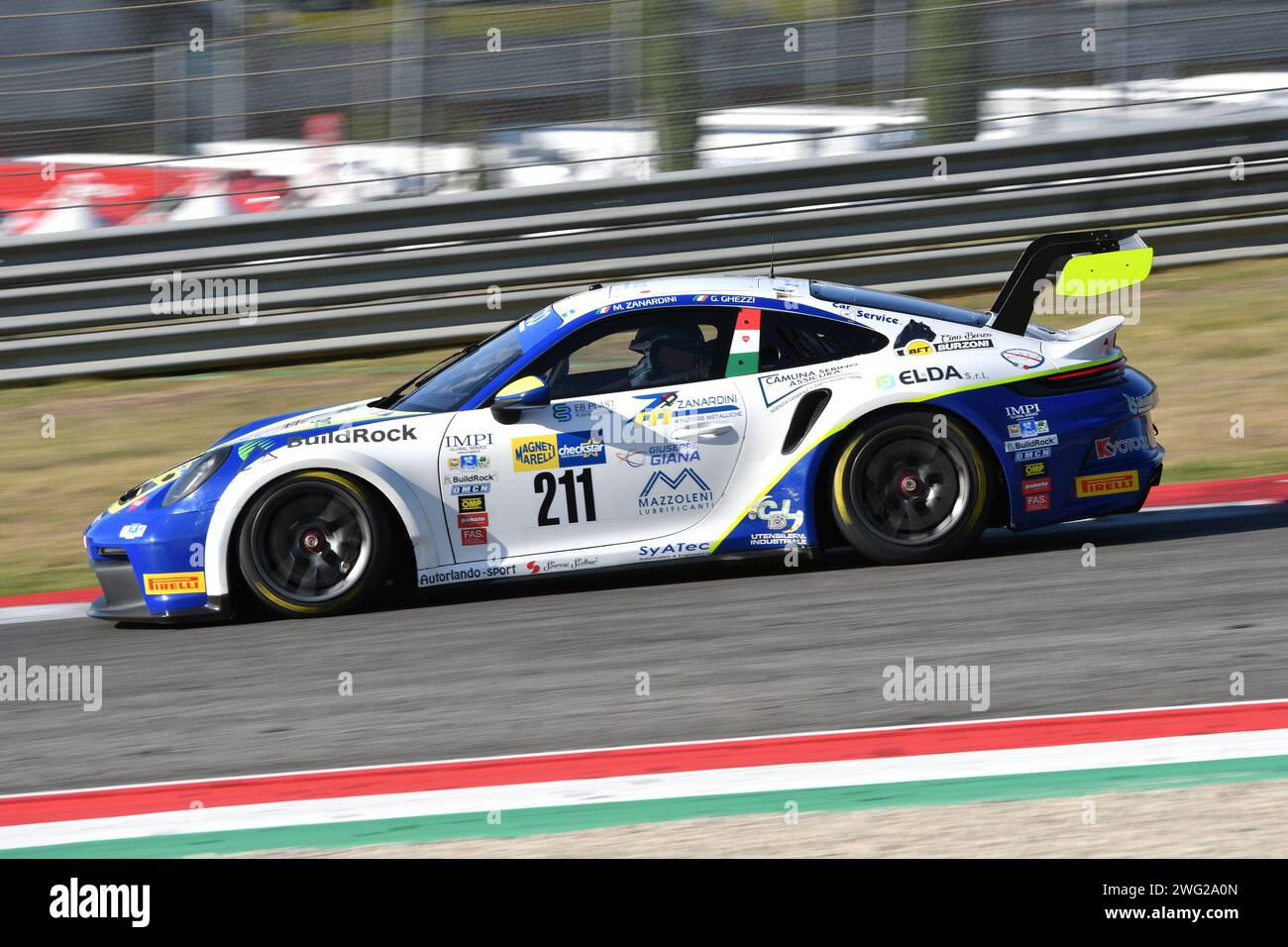 Scarperia, 29. September 2023: Porsche 992 GT3 Cup des Teams Autorlando Sport fahren von Ghezzi Giuseppe und Zanardini Mirko in Aktion während des Trainings von I Stockfoto
