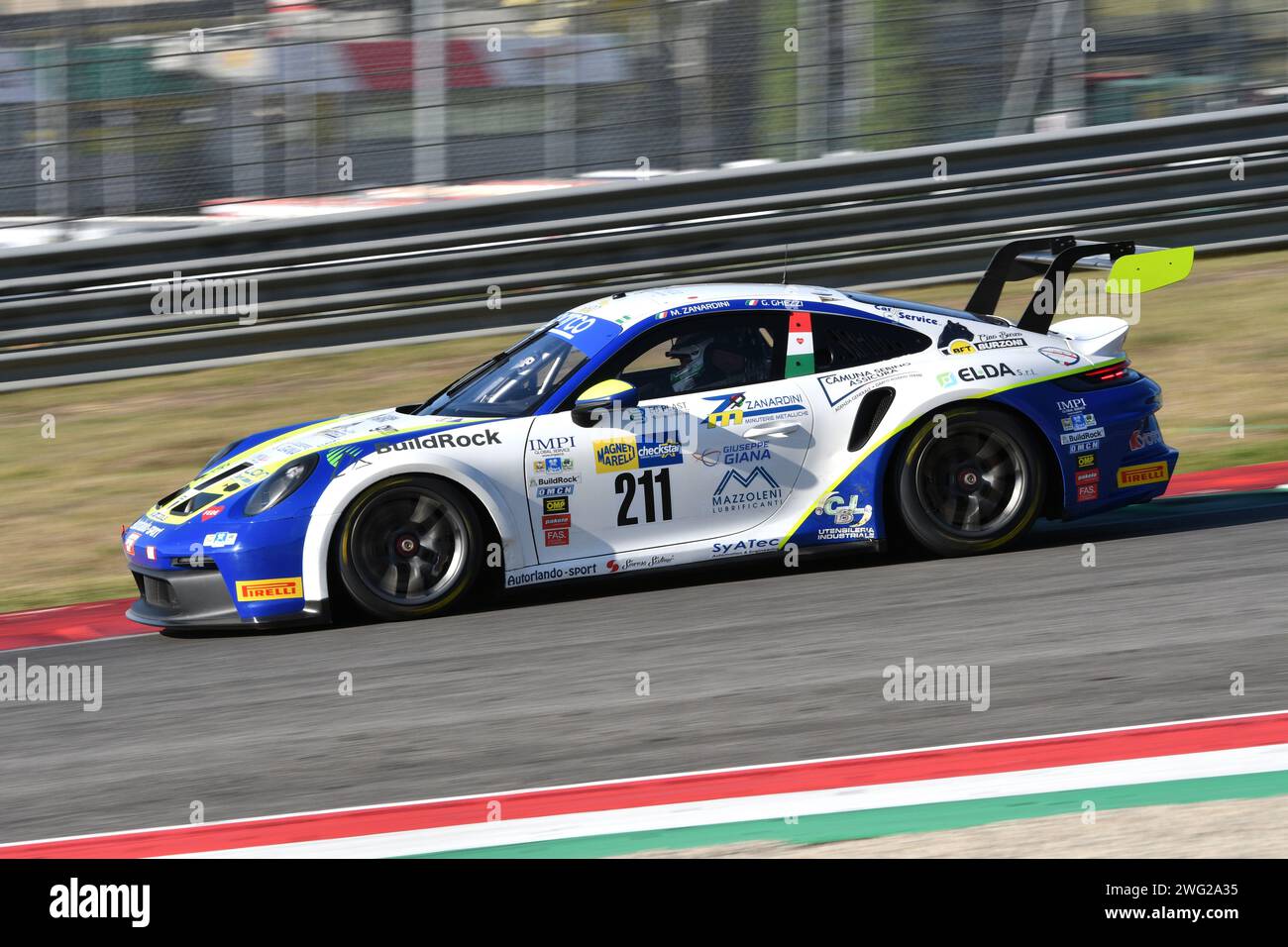 Scarperia, 29. September 2023: Porsche 992 GT3 Cup des Teams Autorlando Sport fahren von Ghezzi Giuseppe und Zanardini Mirko in Aktion während des Trainings von I Stockfoto