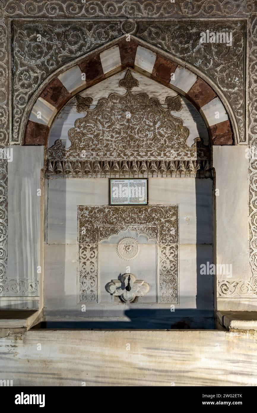 Eine von vier Waschung Brunnen, Springbrunnen von Sultan Ahmed III (Türkischen Rokoko), Istanbul, Türkei Stockfoto