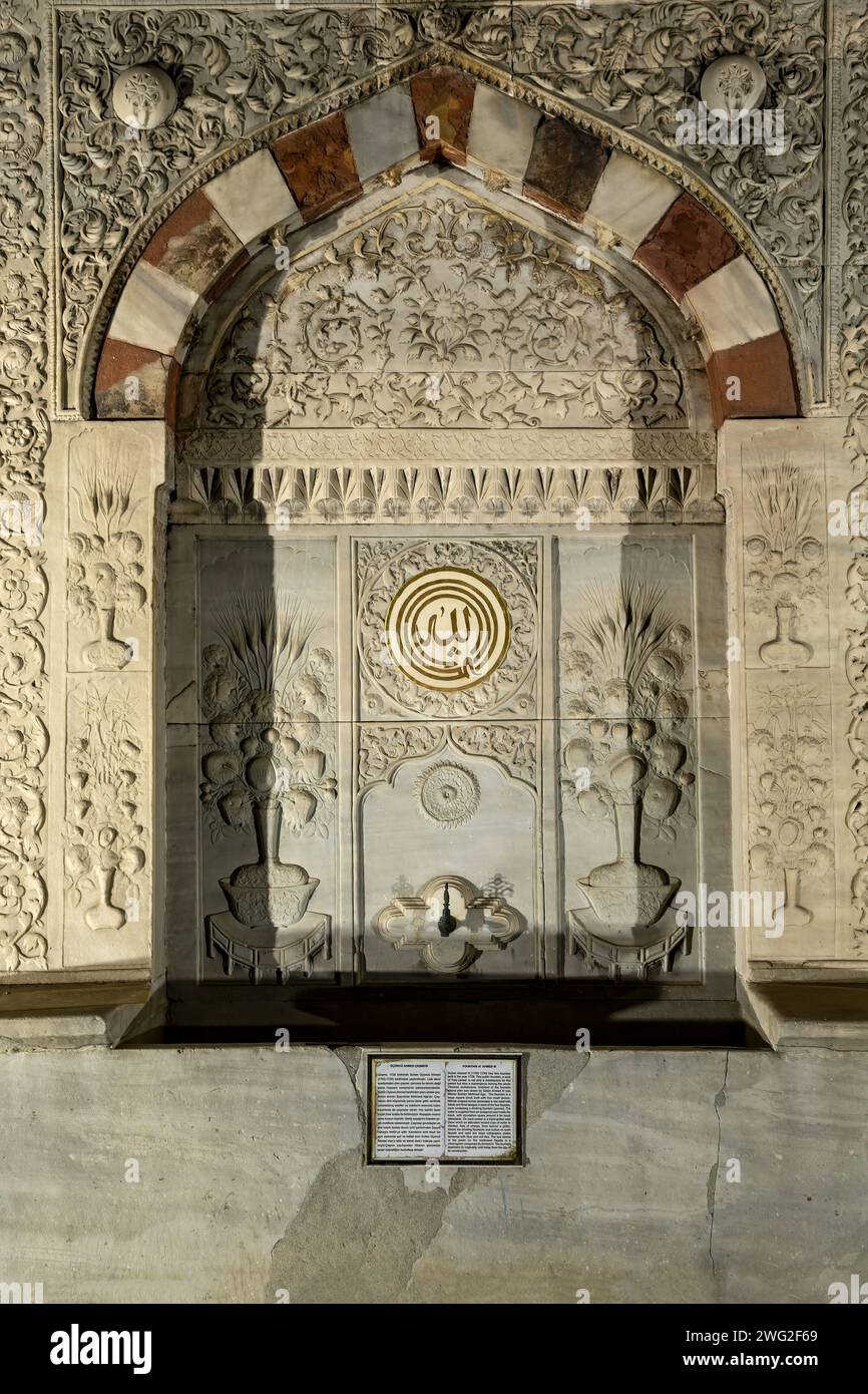 Eine von vier Waschung Brunnen, Springbrunnen von Sultan Ahmed III (Türkischen Rokoko), Istanbul, Türkei Stockfoto