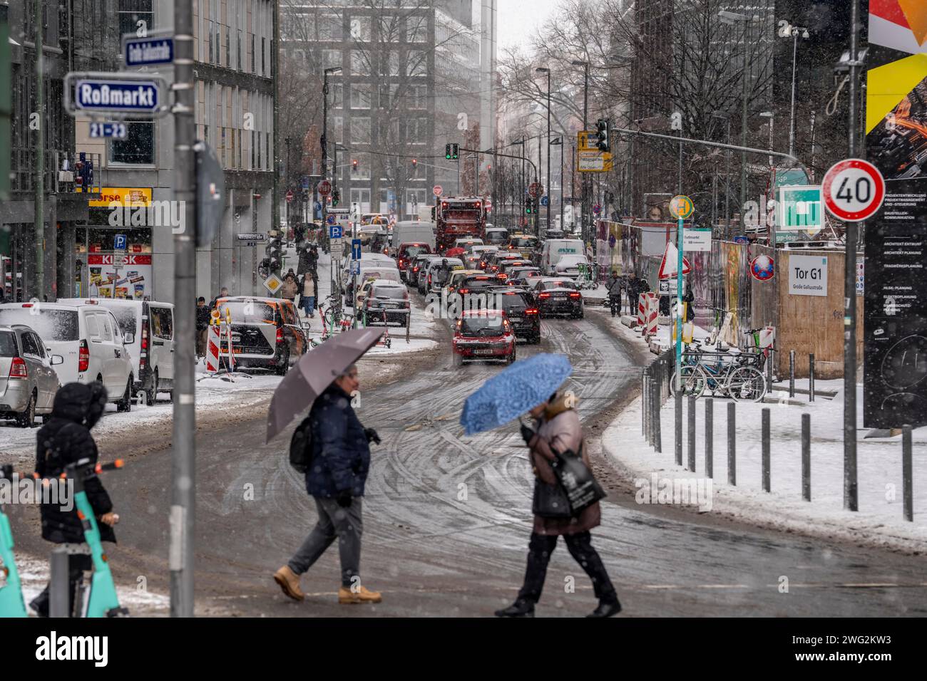 Winter in der Stadt, große Gallusstraße, Frankfurt, Hessen, Deutschland, Stockfoto