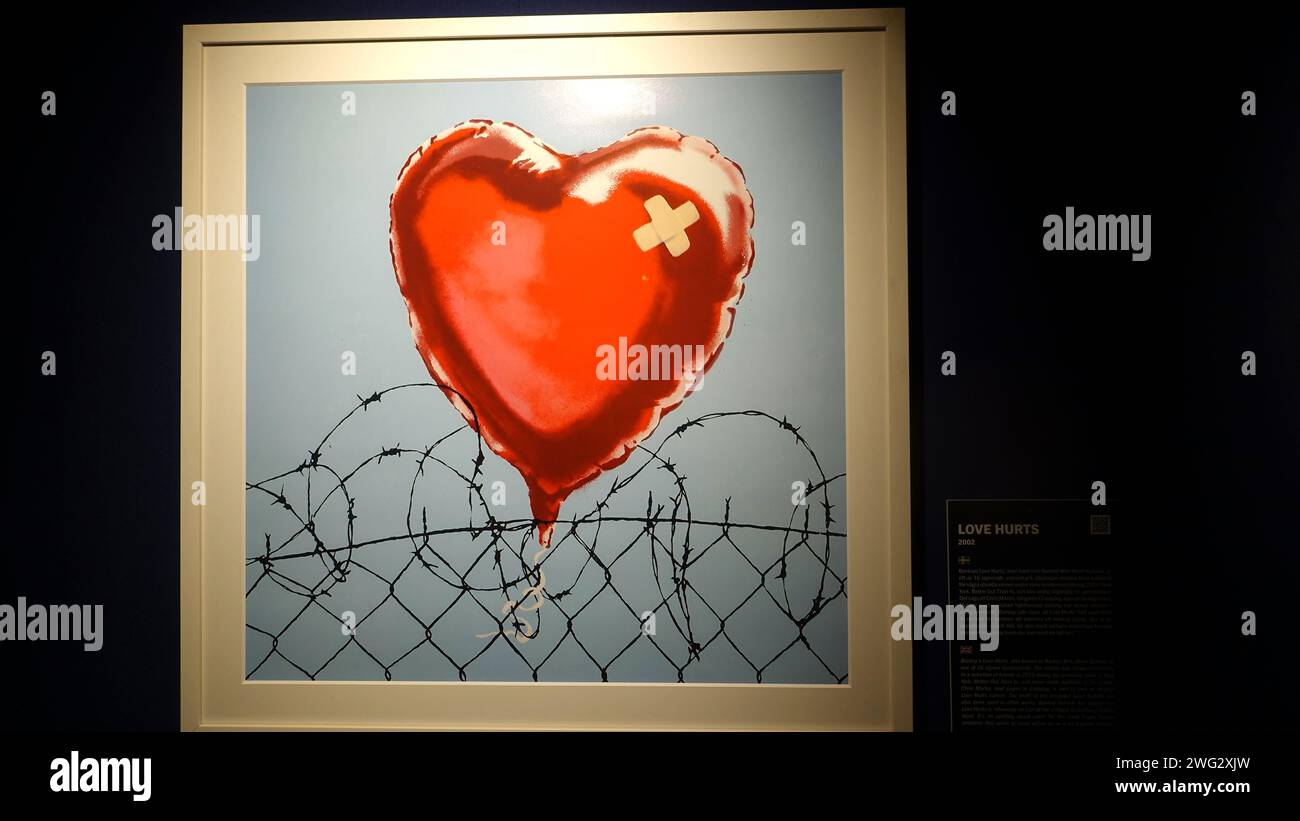 Stockholm, Schweden, 29. Dezember 2023. Kunstausstellung. Das Geheimnis von Banksy, Ein genialer Verstand. Liebe tut weh. Stockfoto