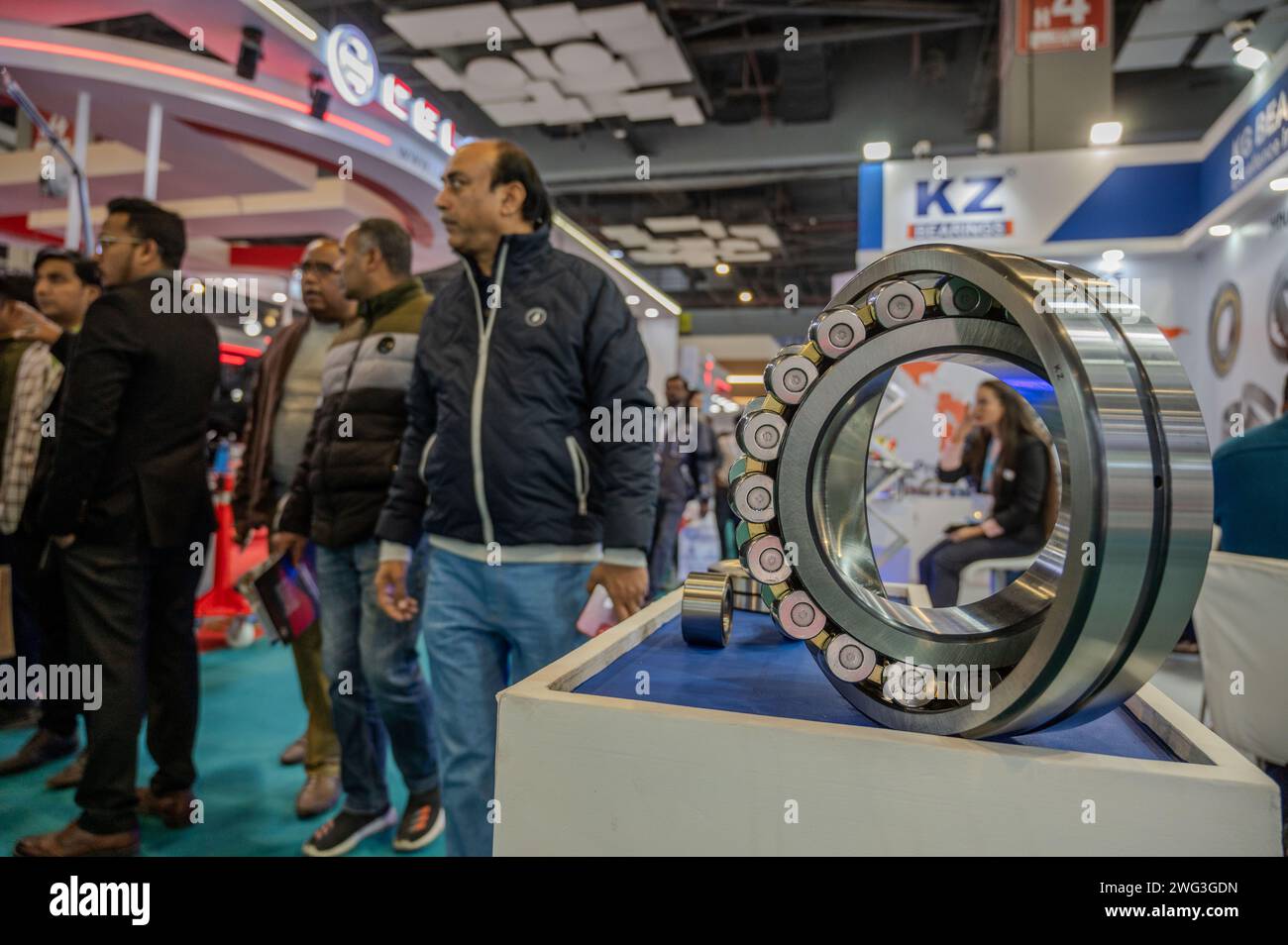 Neu-Delhi, Indien. Februar 2024. Das Autoteil wird während der 5. Ausgabe der ACMA Automechanika New Delhi auf der Bharat Mobility Global Expo 2024 vorgestellt. Die von ACMA, der Automotive Component Manufacturers Association, organisierte Ausstellung repräsentiert Hersteller aus der indischen Automobilindustrie mit 500 Ausstellern aus Indien und 12 weiteren Ländern, die an der ausstellung teilnehmen. (Foto: Pradeep Gaur/SOPA Images/SIPA USA) Credit: SIPA USA/Alamy Live News Stockfoto