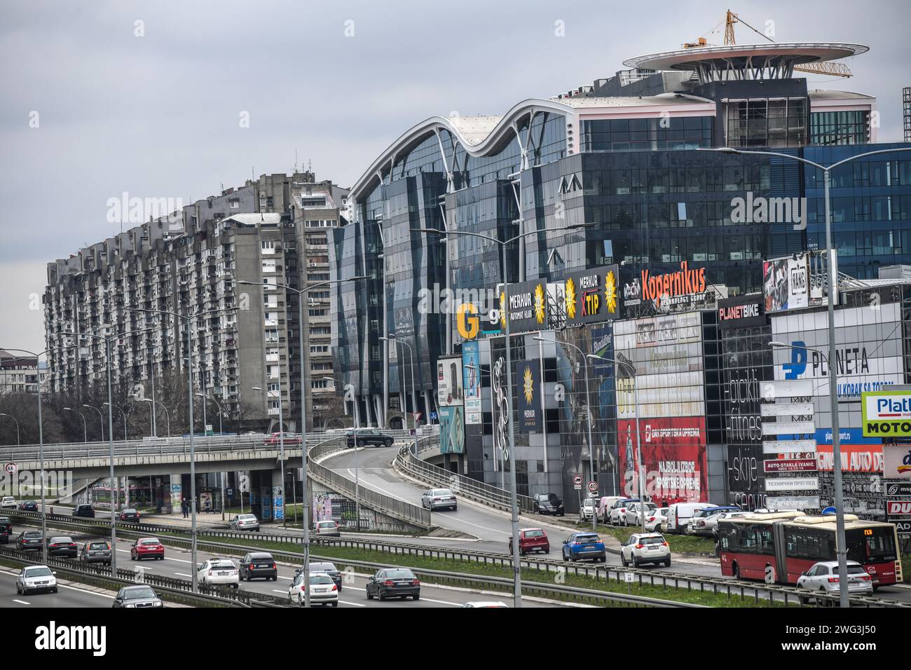 New Belgrad: Autobahnen und Einkaufszentren. Serbien Stockfoto