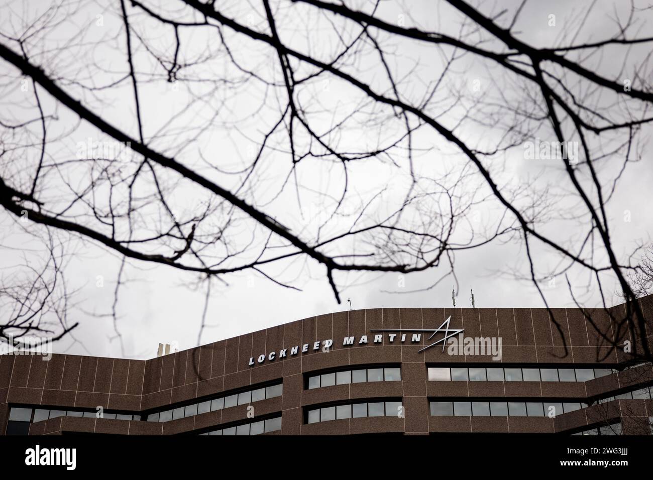 Arlington, Usa. Februar 2024. Das Hauptquartier von Lockheed Martin befindet sich am 2. Februar 2024 in Arlington, Virginia. Lockheed Martin ist einer der größten Rüstungsunternehmen in den Vereinigten Staaten und produziert die F-35-Flugzeuge der nächsten Generation für die USA und ihre NATO-Verbündeten. (Foto: Samuel Corum/SIPA USA) Credit: SIPA US/Alamy Live News Stockfoto