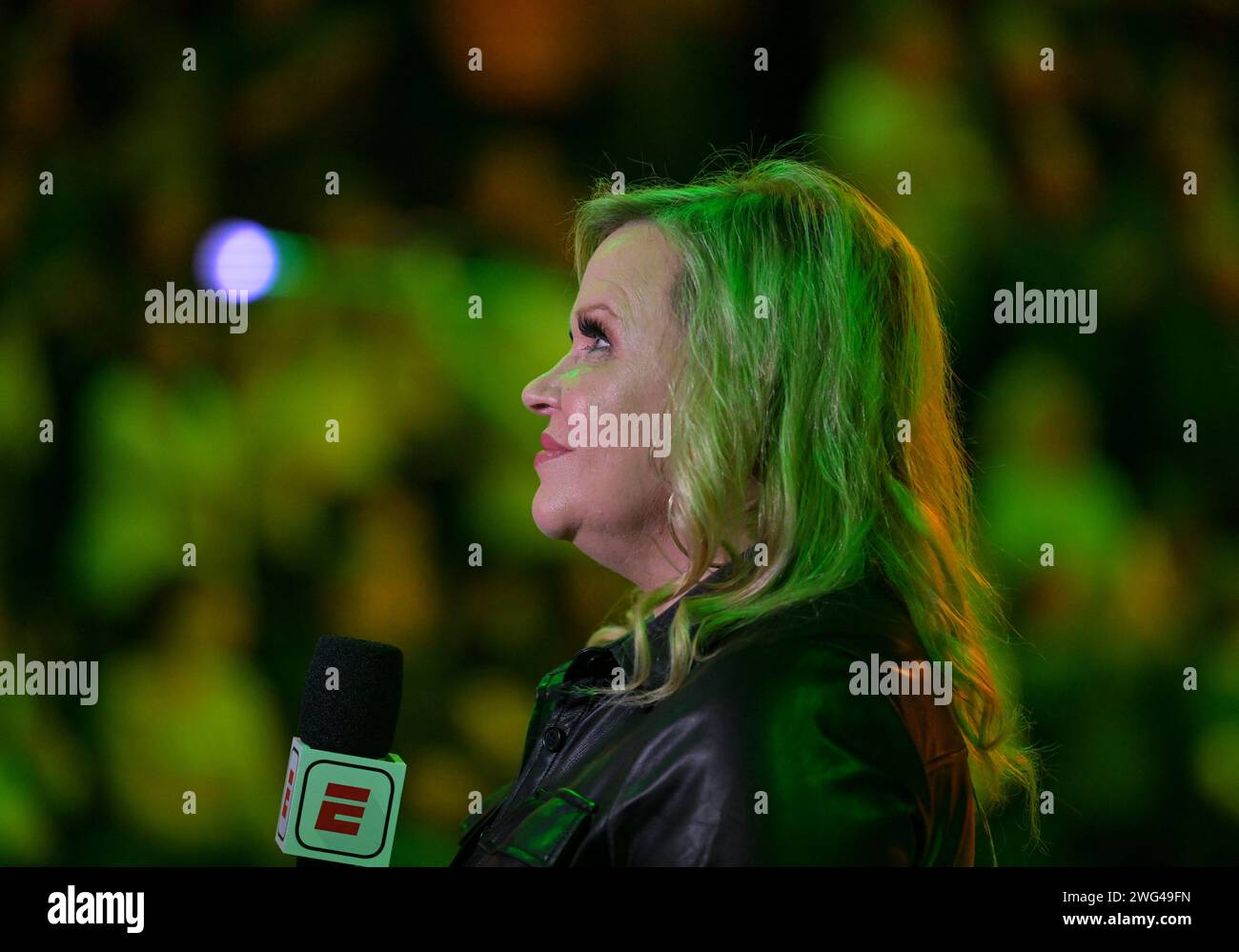 1. Februar 2024: ESPN-Reporterin Holly Rowe vor dem NCAA-Basketballspiel zwischen den Texas Longhorns und Baylor Lady Bears im Foster Pavilion in Waco, Texas. Matthew Lynch/CSM Stockfoto