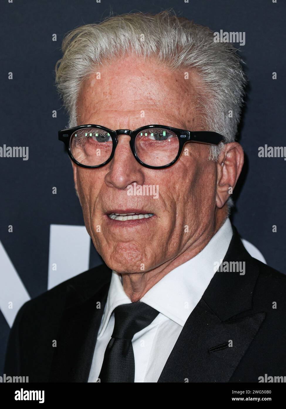 Los Angeles, Usa. Februar 2024. LOS ANGELES, KALIFORNIEN, USA – 2. FEBRUAR: Ted Danson kommt 2024 bei der MusiCares Person of the Year zu Ehren von Jon Bon Jovi im Los Angeles Convention Center am 2. Februar 2024 in Los Angeles, Kalifornien, USA. (Foto: Xavier Collin/Image Press Agency) Credit: Image Press Agency/Alamy Live News Stockfoto