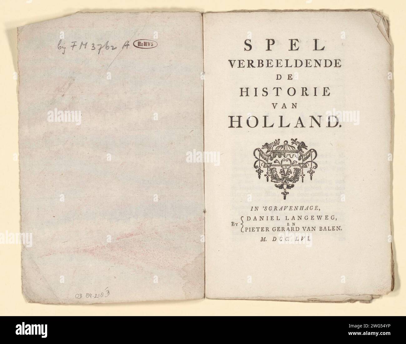 Booklet with the Rules for the Dutch History Game, 1738, 1766 Textblatt Booklet of 16 pages with the Rules of the Brettspiel about Dutch History from 1766. Gebunden mit einer Schnur mit einem Umschlag aus marmoriertem Papier. Der Haager Papier-Buchdruck Stockfoto