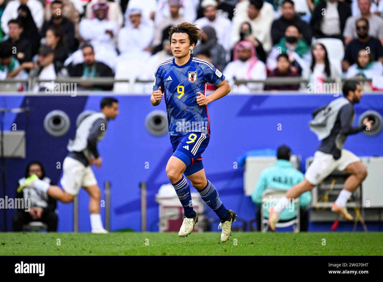 Doha, Katar, 3. Februar 2024, AFC Asian Cup Katar 2023 Quater-Final: Iran 2-1 Japan, Hidemasa Morita trifft für Japan als erster, Hidemasa Morita schließt das Spiel an und Alireza Jahanbakhsh konvertiert den Elfmeter, der den Sieg für den Iran besiegelt. Quelle: Runbang Zhu/Alamy Live News Stockfoto