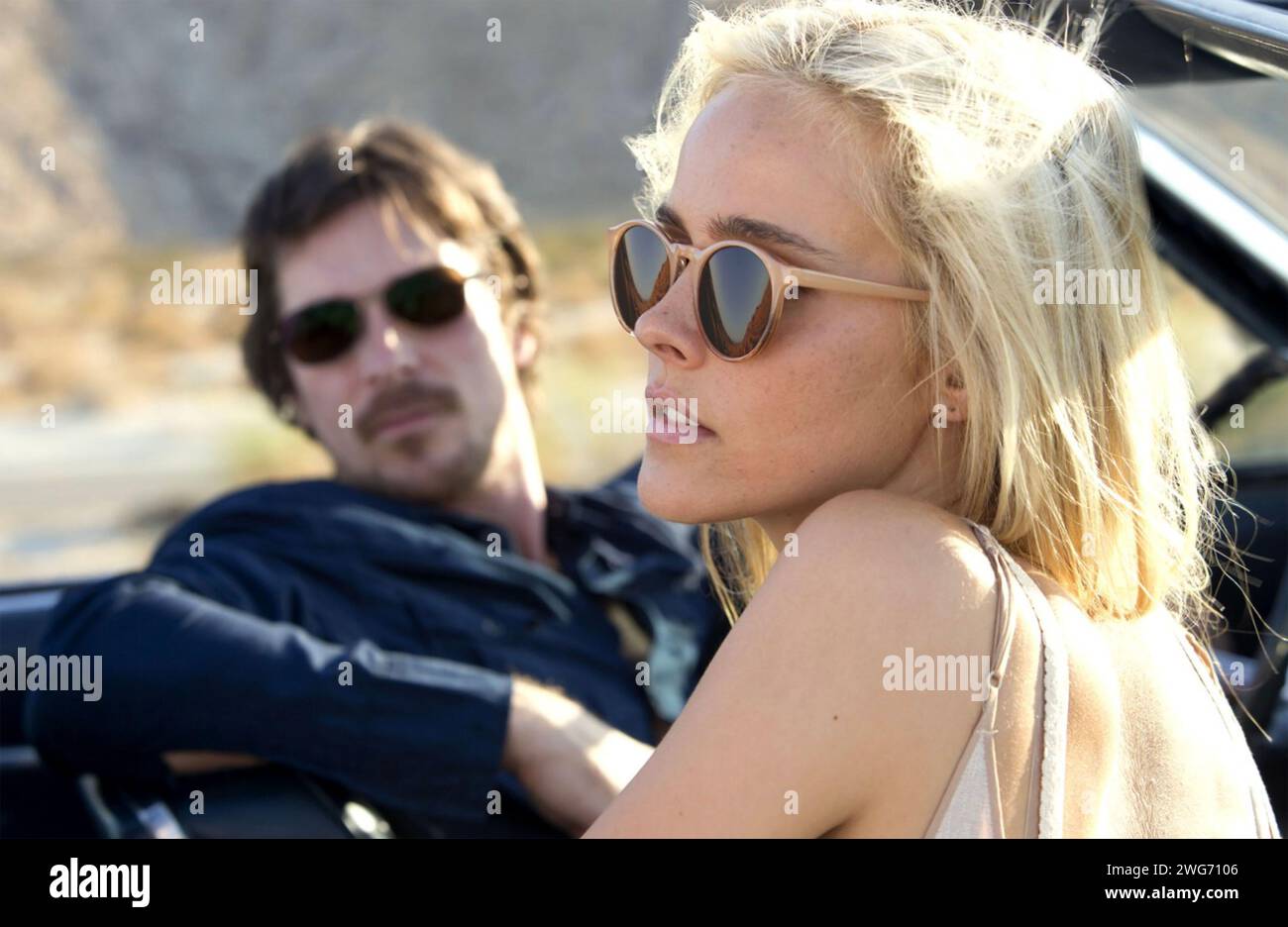 KNIGHT OF CUPS 2015 Broad Green Pictures Film mit Christian Bale als Rick und Teresa Palmer als Karen Stockfoto