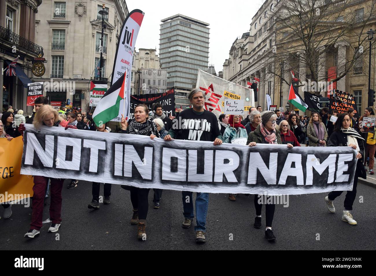 London, Großbritannien. Februar 2024. Pro Palestine marschiert durch London. Quelle: JOHNNY ARMSTEAD/Alamy Live News Stockfoto