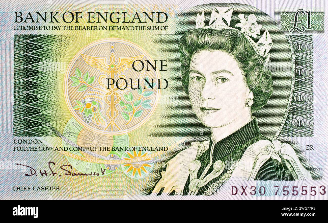 Nahaufnahme einer Banknote der Bank of England im Wert von 1 Pfund, mit einem Porträt einer jungen Königin Elizabeth der 2., Geldwert und Unterschrift des Chefkassierers. Stockfoto
